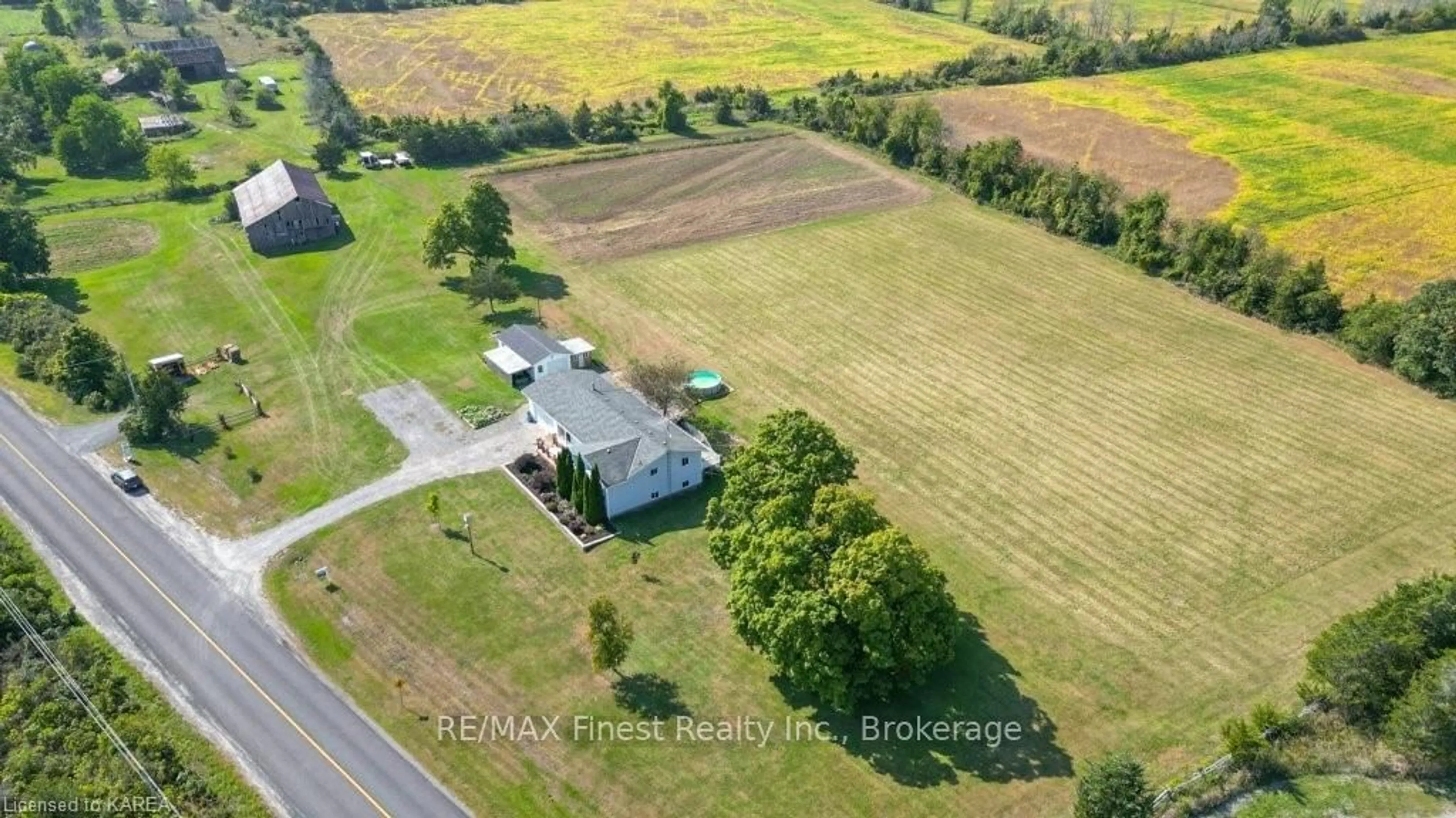 Frontside or backside of a home, cottage for 1360 COUNTY ROAD 17 Ontario K0K 2P0