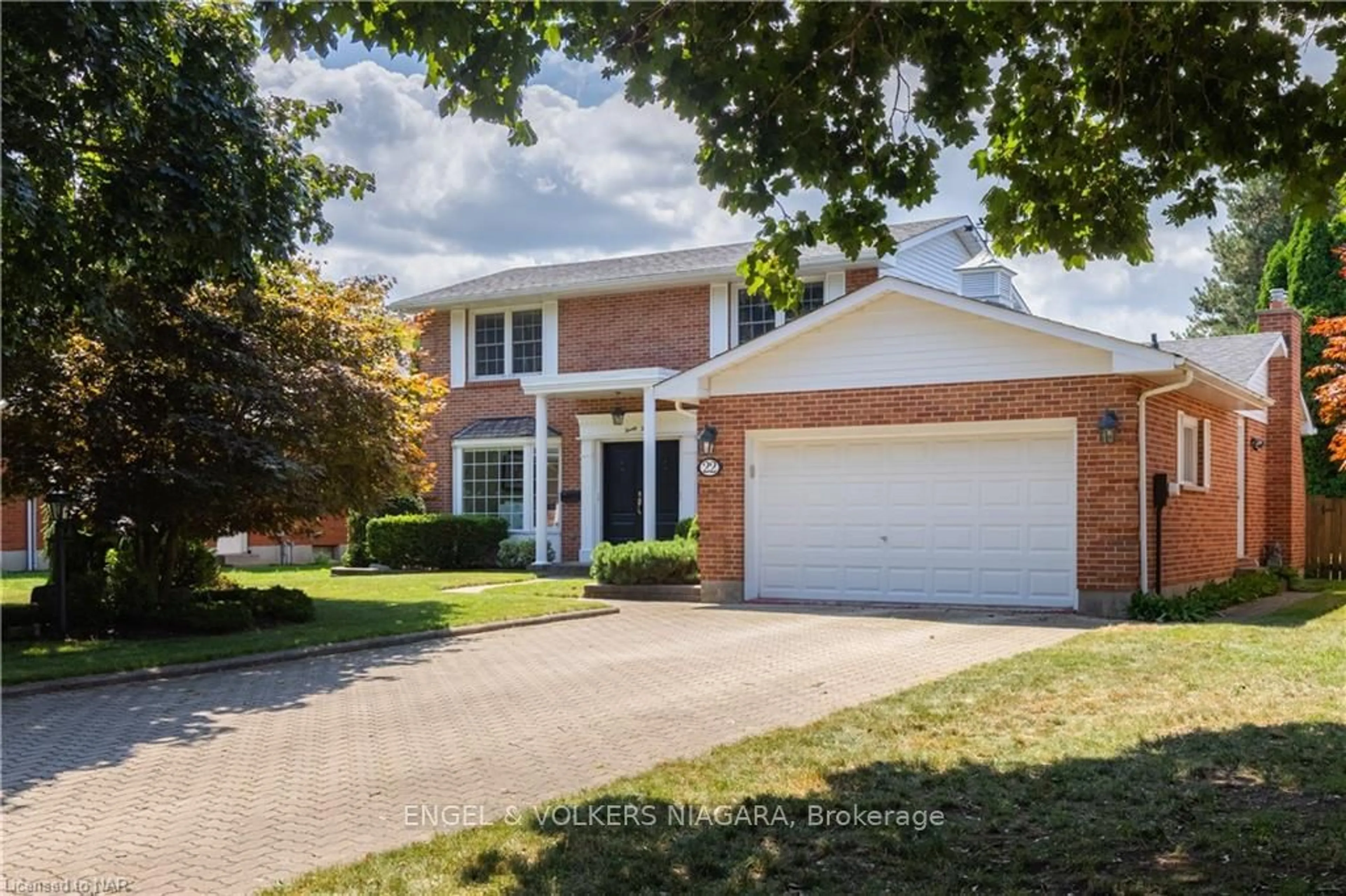 Home with brick exterior material for 22 PORT MASTER Dr, St. Catharines Ontario L2N 7A2