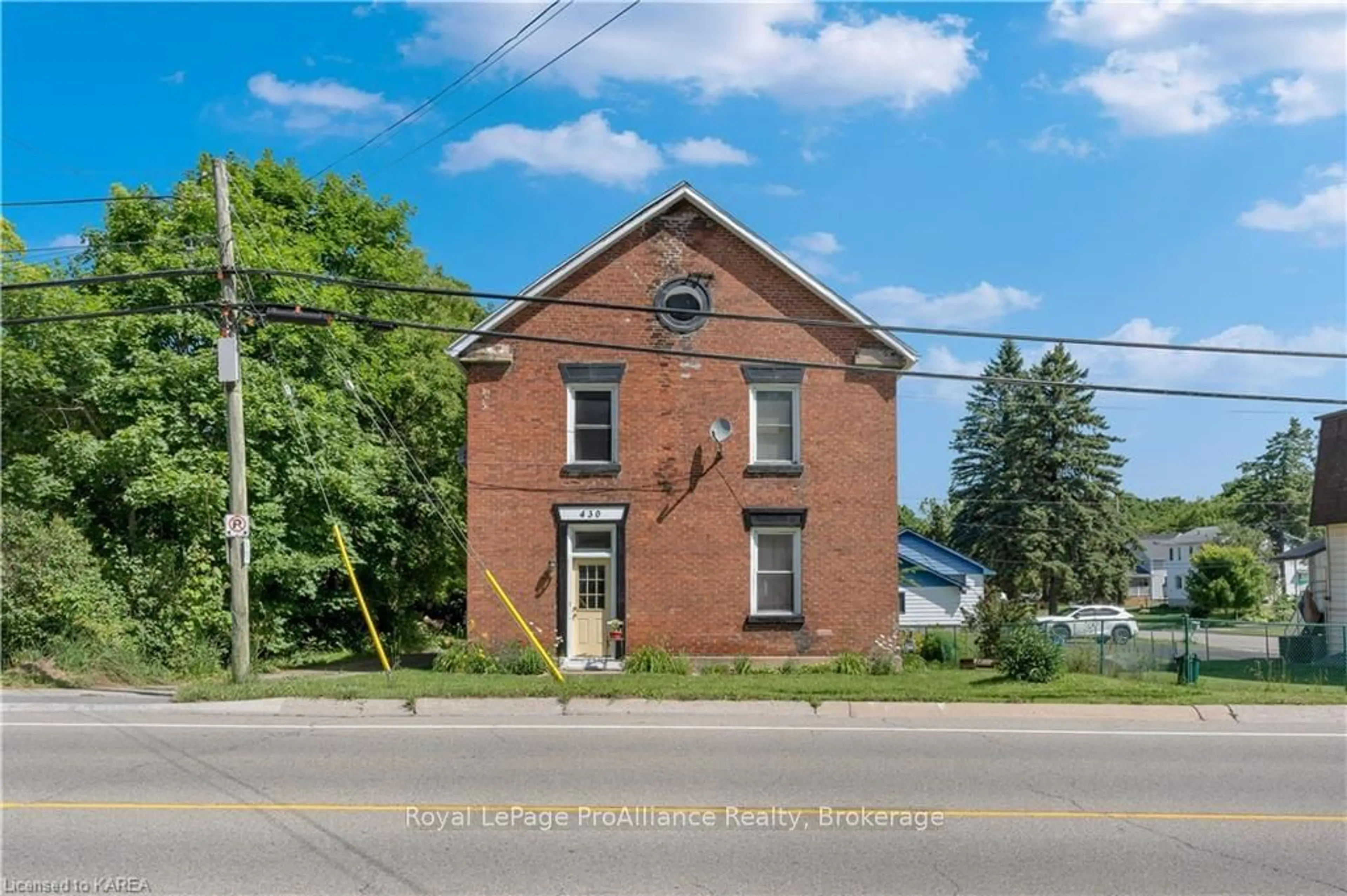 Frontside or backside of a home, the front or back of building for 430 KING St, Gananoque Ontario K7G 2G9