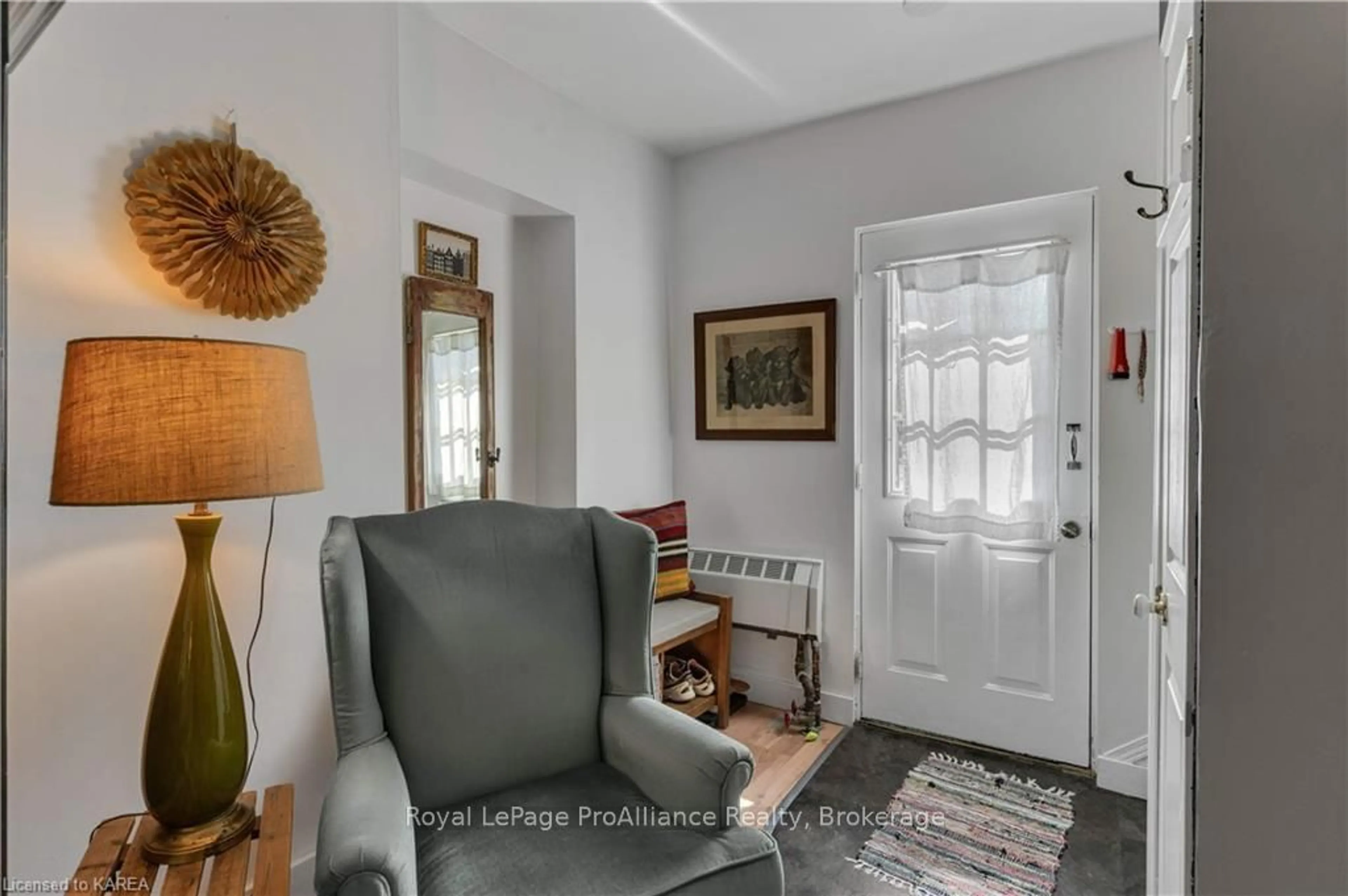 Indoor entryway, wood floors for 430 KING St, Gananoque Ontario K7G 2G9