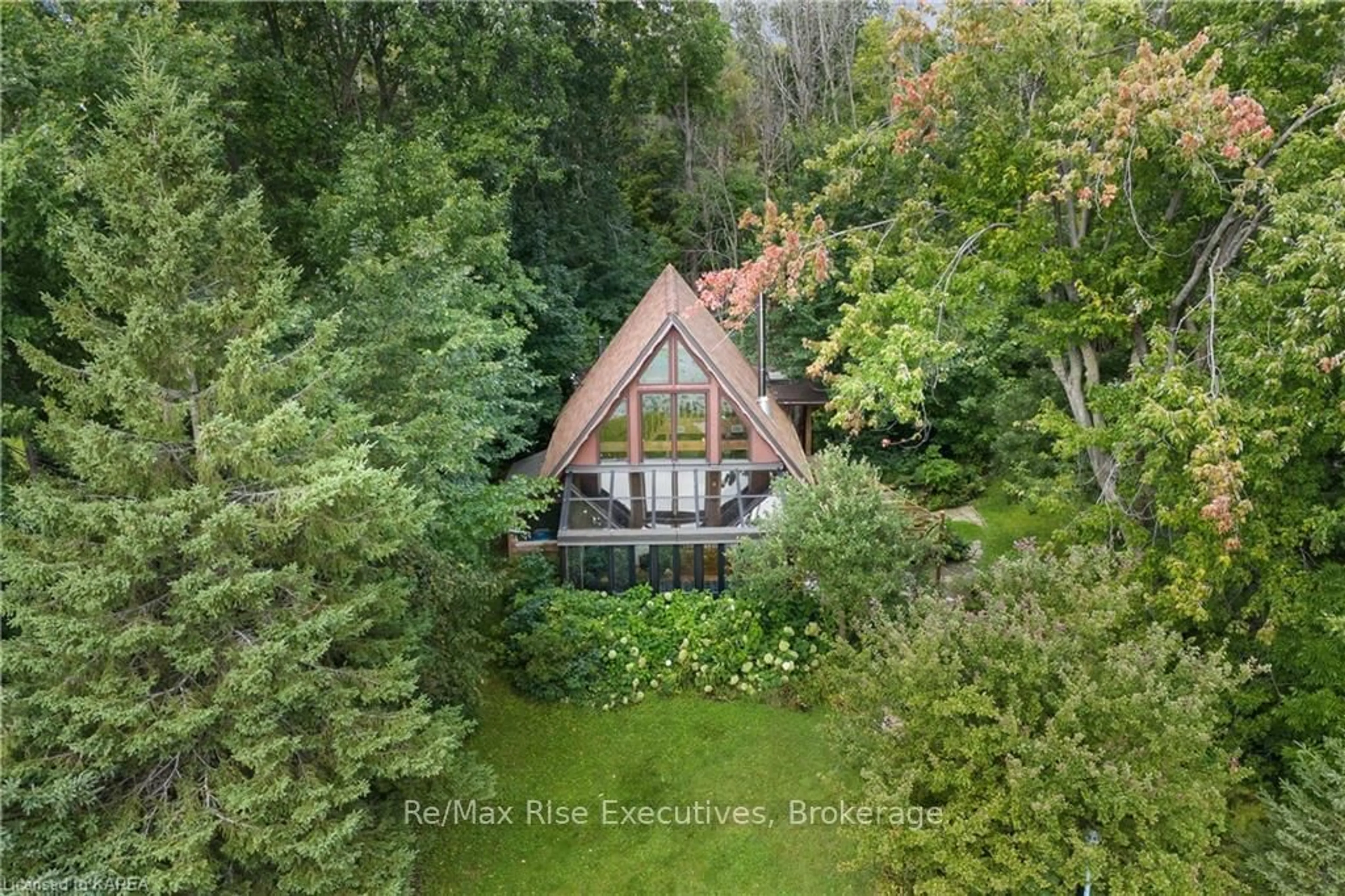 Frontside or backside of a home, cottage for 2294 WILD LIFE Way, Manotick - Kars - Rideau Twp and Area Ontario K0G 1J0