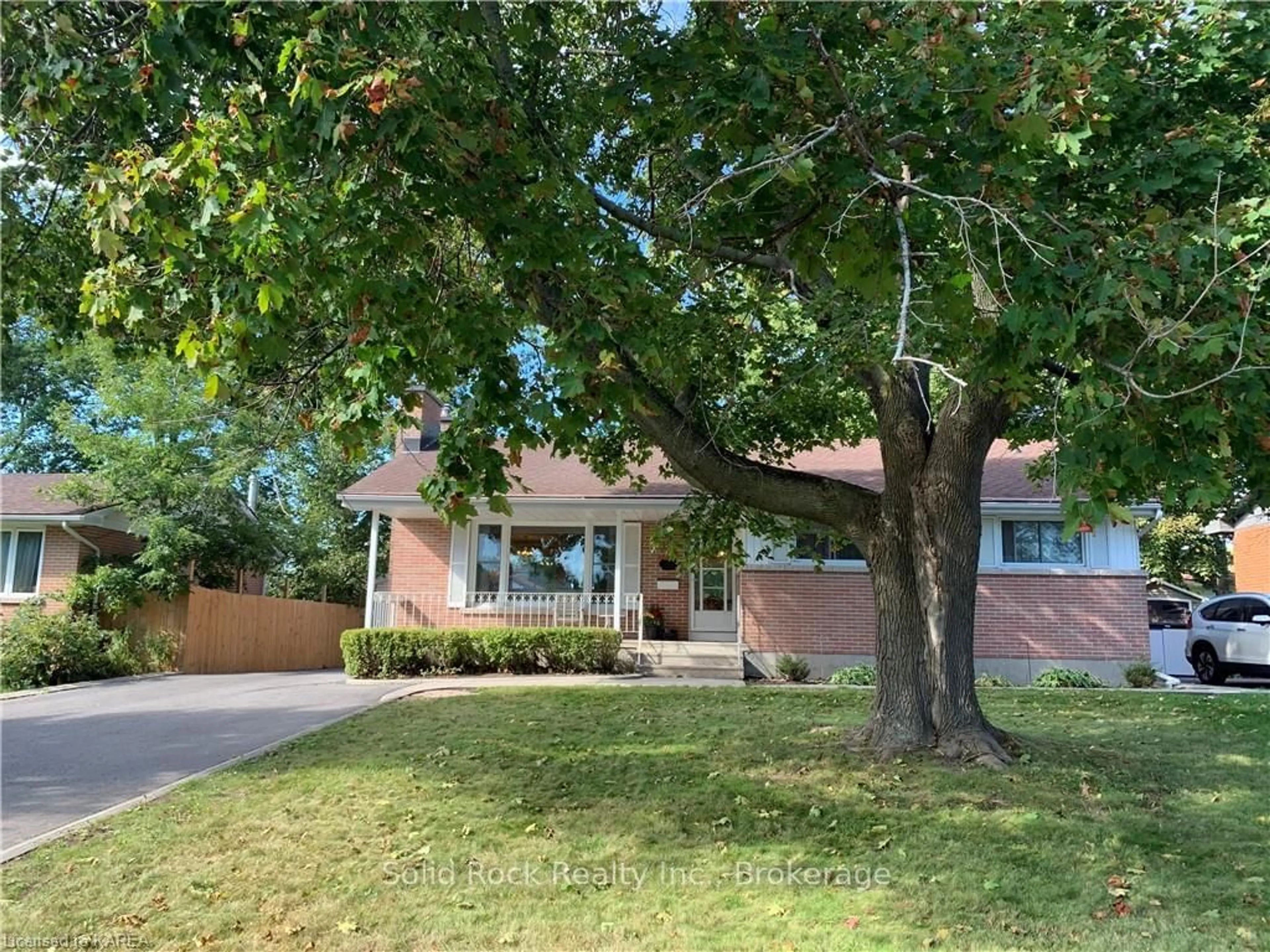 Frontside or backside of a home, the street view for 329 GLEN CASTLE Rd, Kingston Ontario K7M 4N9