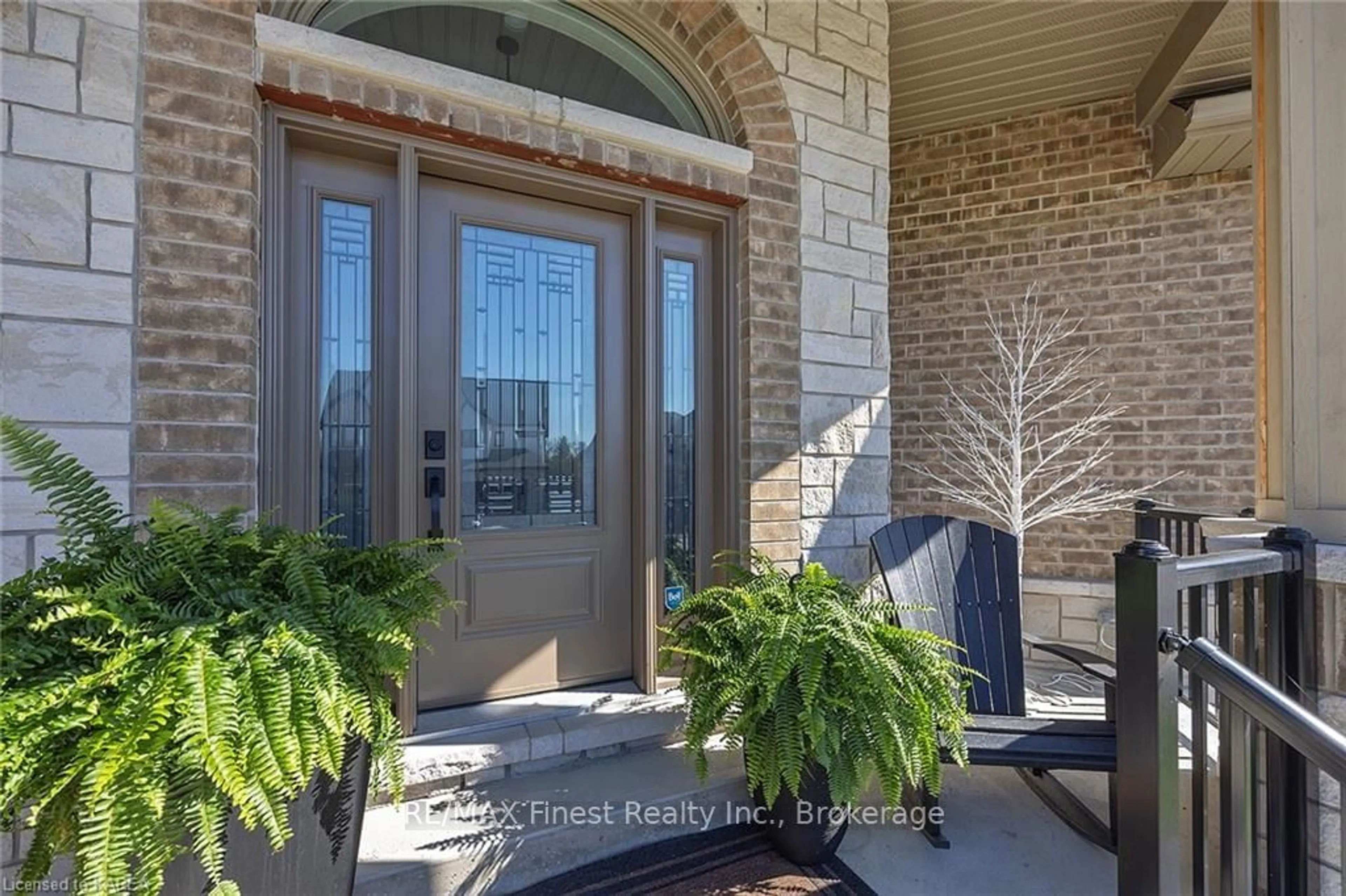 Indoor entryway, wood floors for 876 ROSHAN Dr, Kingston Ontario K7P 0B2