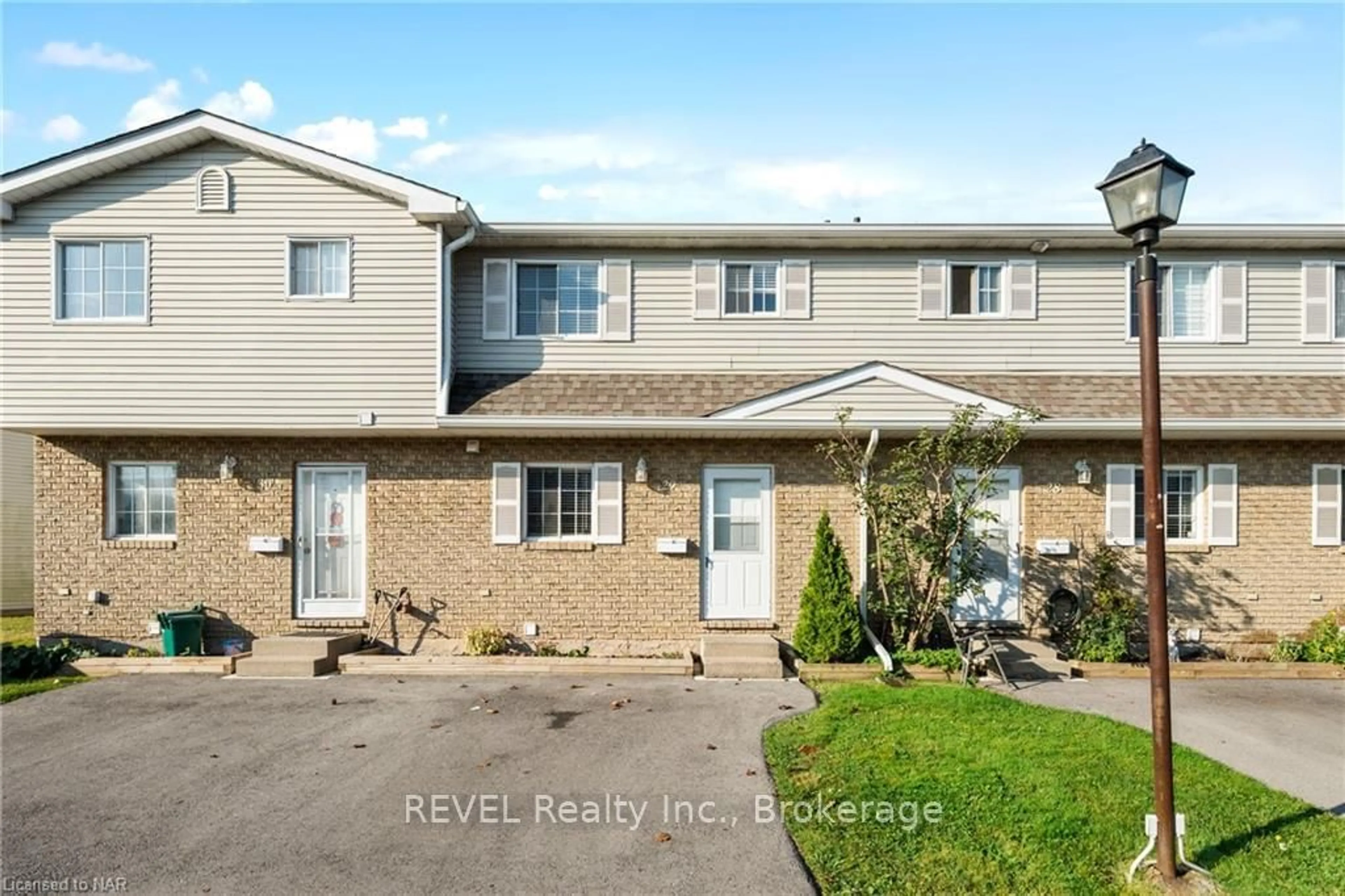 A pic from exterior of the house or condo, cottage for 8136 COVENTRY Rd #29, Niagara Falls Ontario L2H 2X6