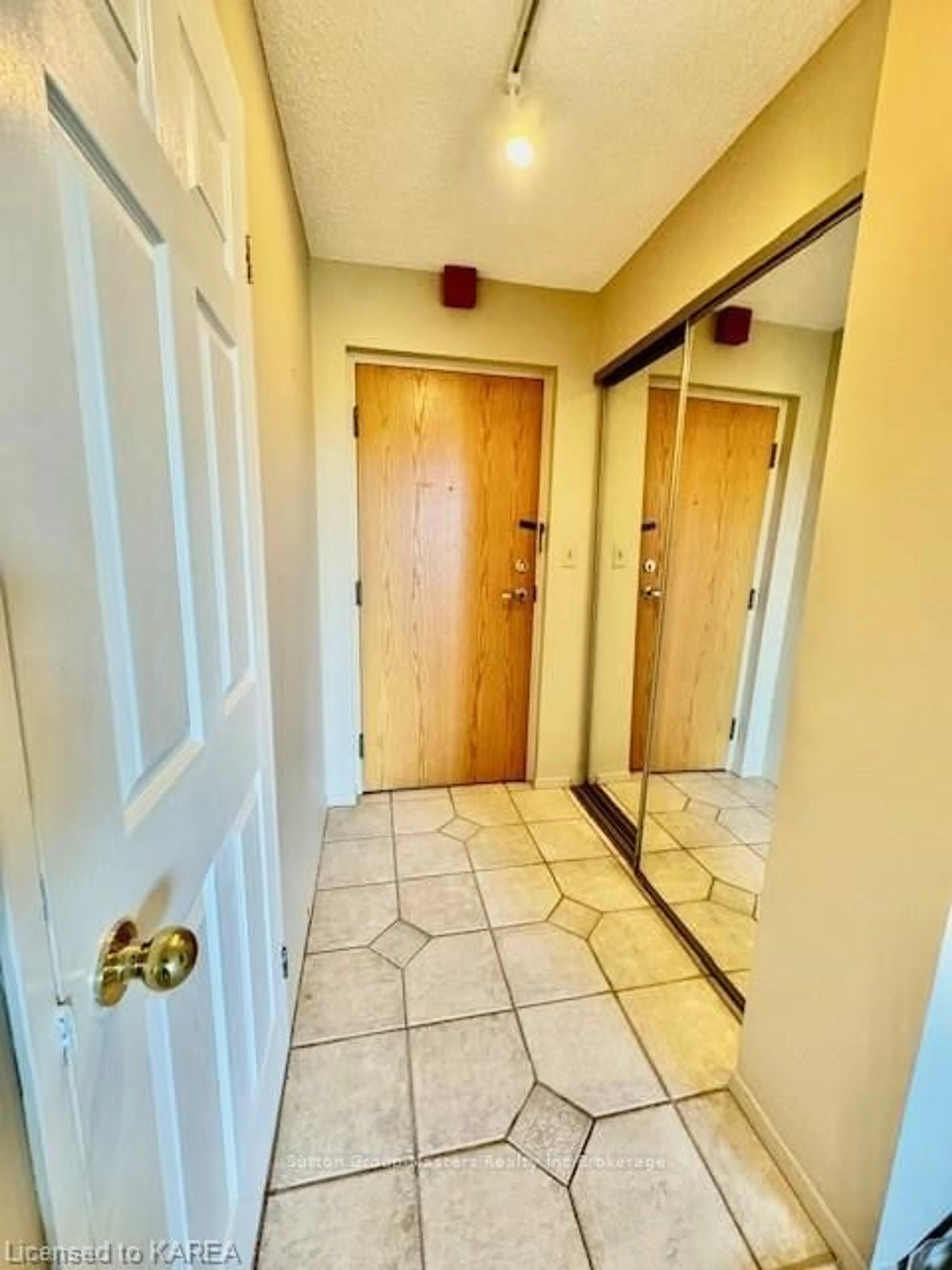 Indoor entryway, unknown floor for 120 BARRETT Crt #411, Kingston Ontario K7L 5H6