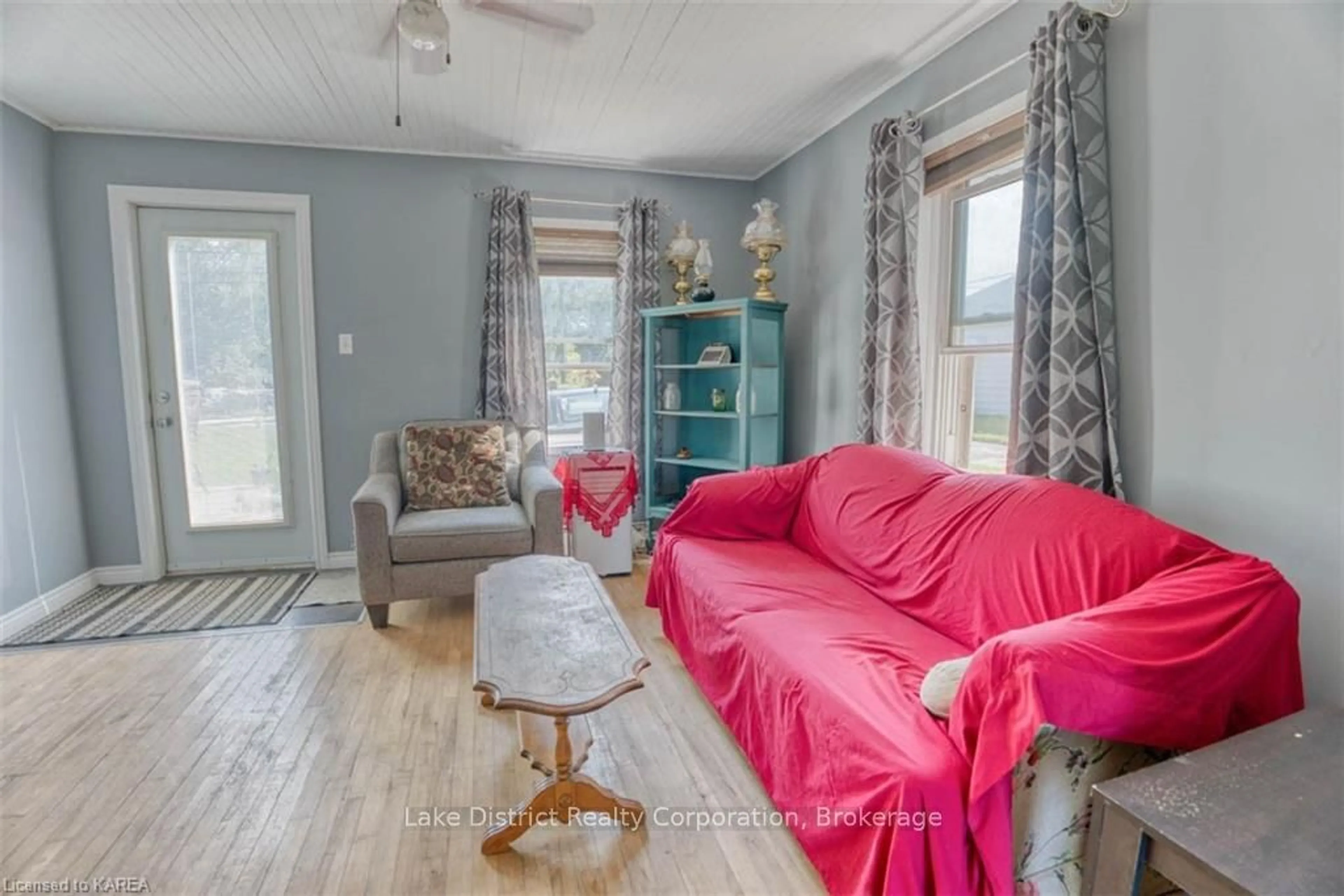 Living room, wood floors for 14255 ROAD 38 Rd, Central Frontenac Ontario K0H 2P0