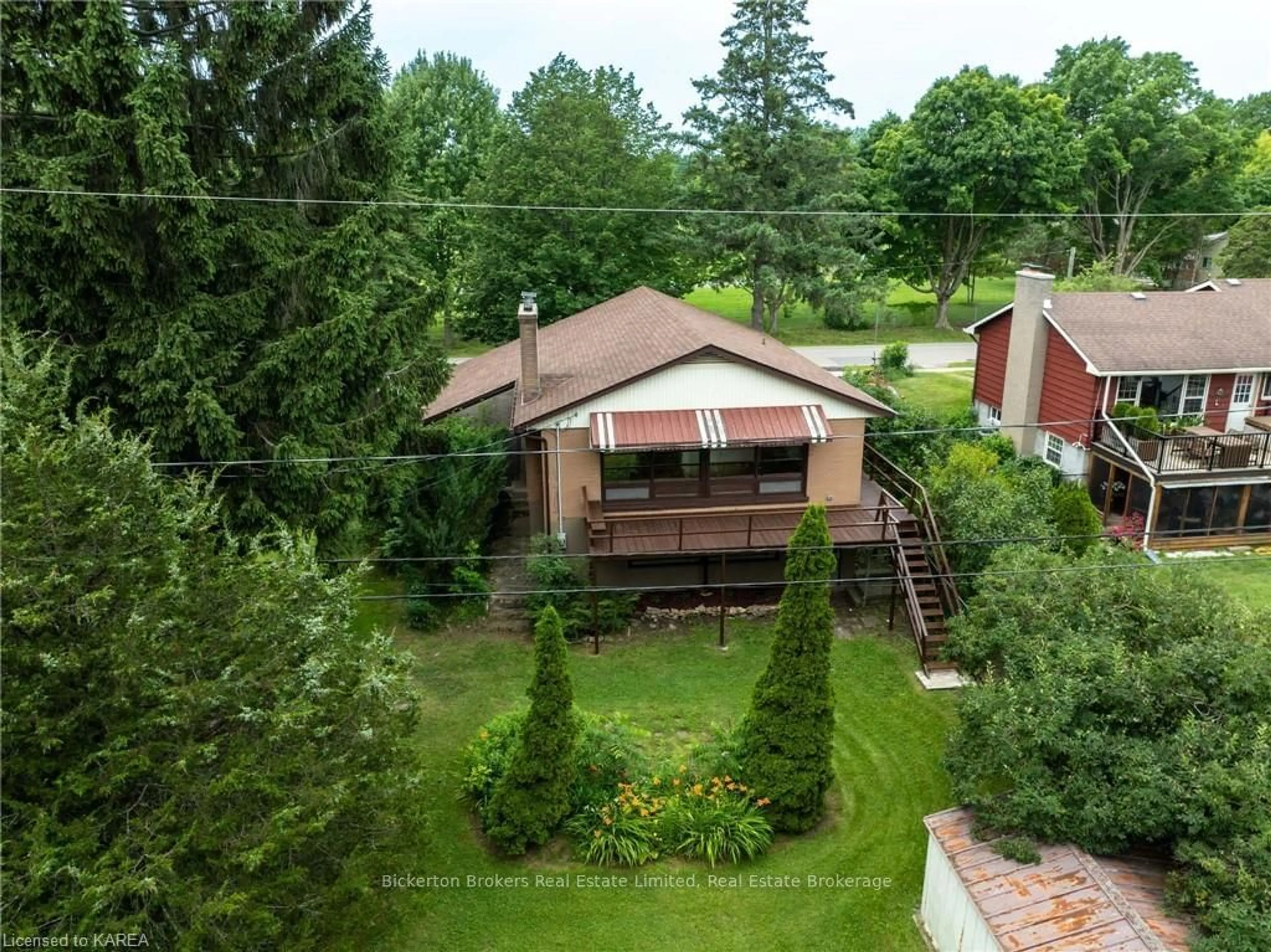 Frontside or backside of a home, cottage for 355 ELIZABETH Dr, Gananoque Ontario K7G 1P6