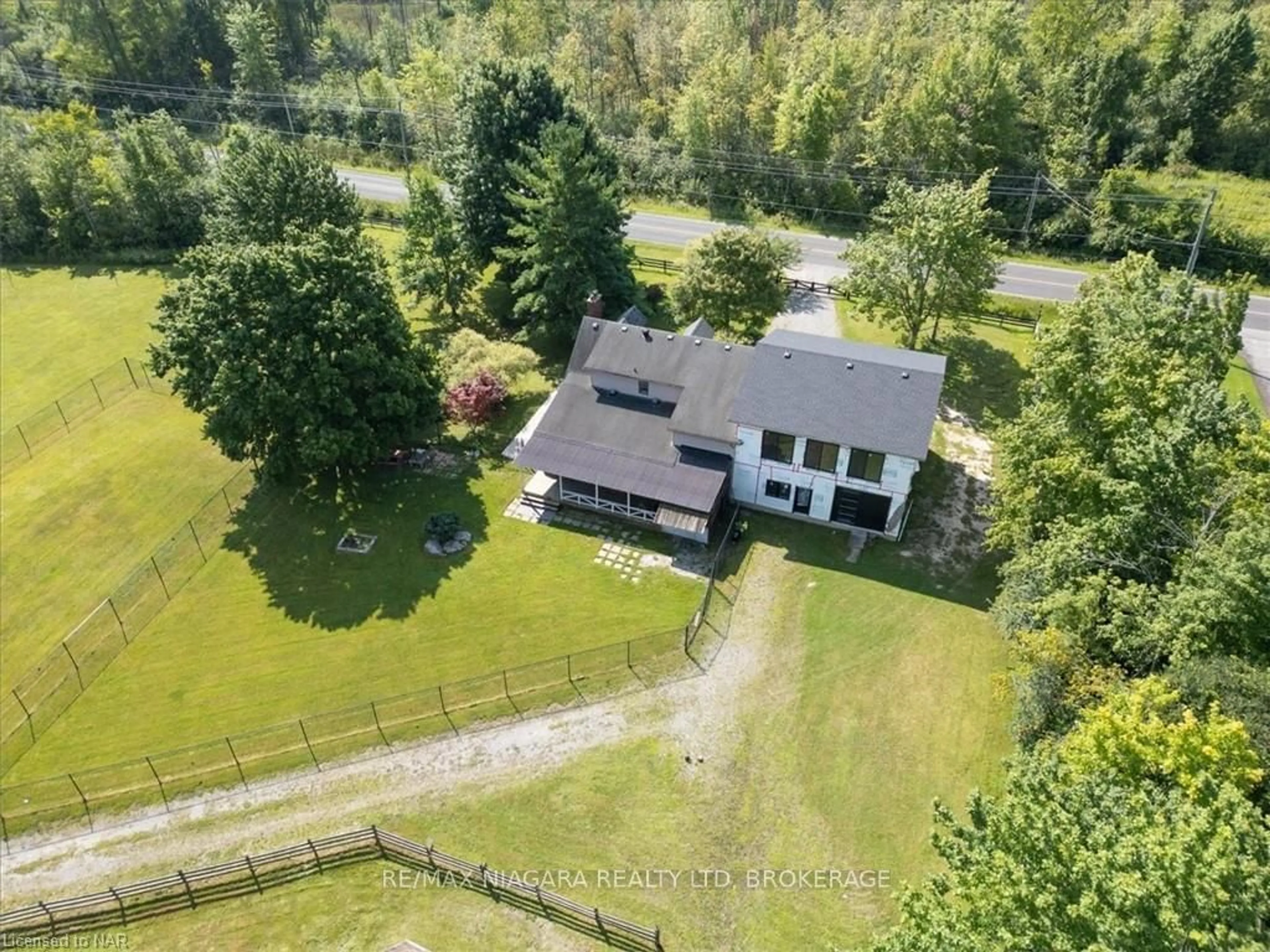 Frontside or backside of a home, cottage for 2850 THUNDER BAY Rd, Fort Erie Ontario L0S 1N0