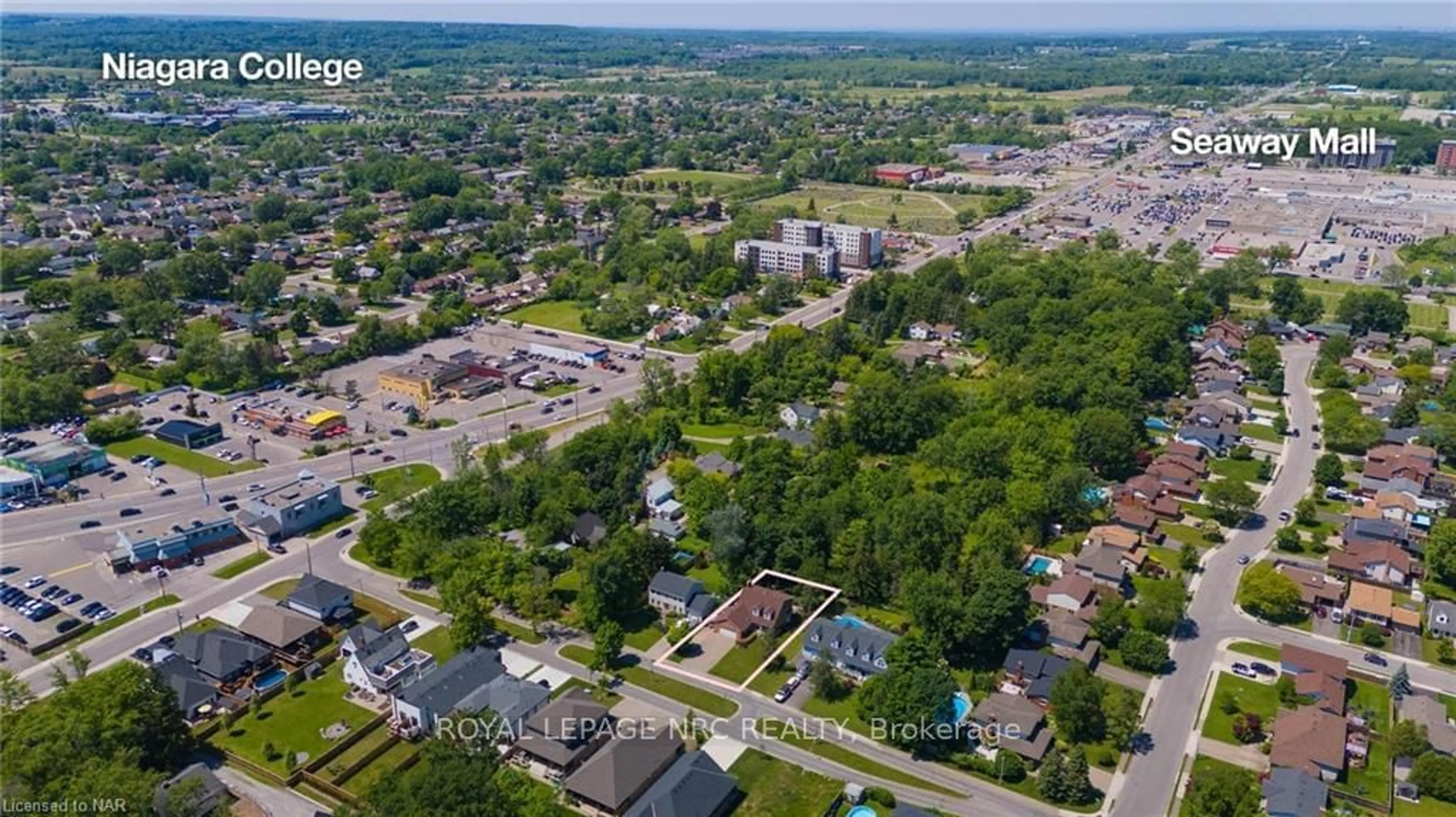 A pic from exterior of the house or condo, the street view for 9 HILDA St, Welland Ontario L3C 6P7