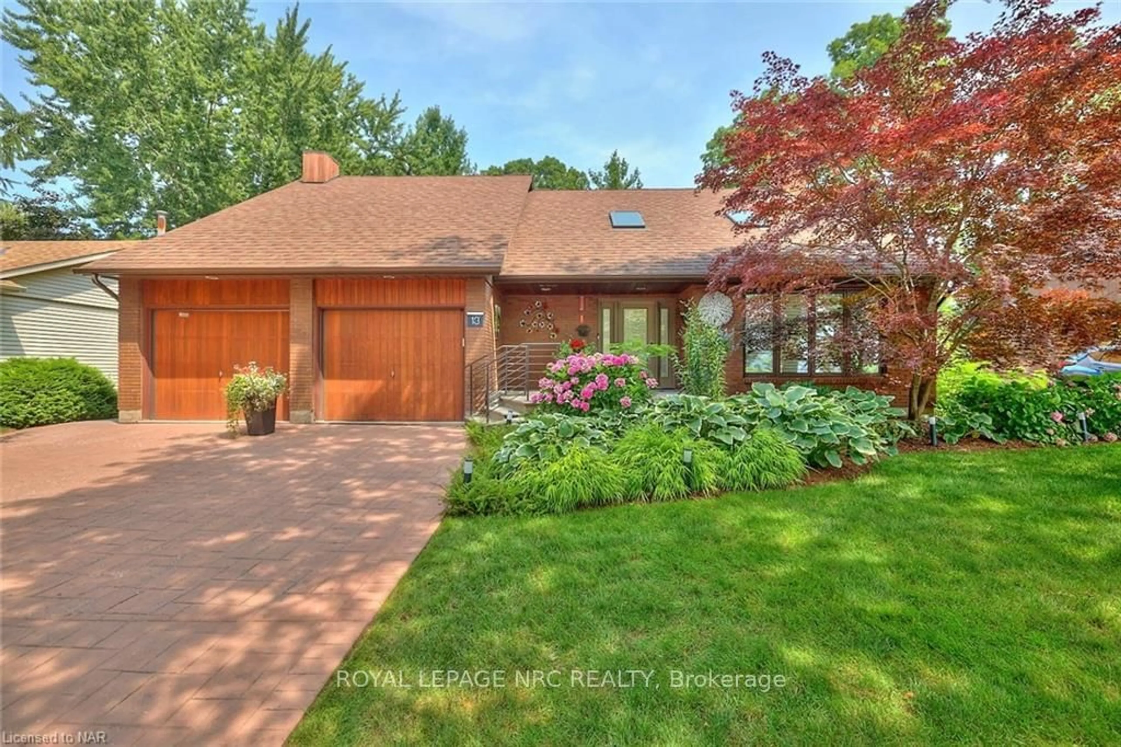 Home with brick exterior material for 13 OAK Dr, Niagara-on-the-Lake Ontario L0S 1J0