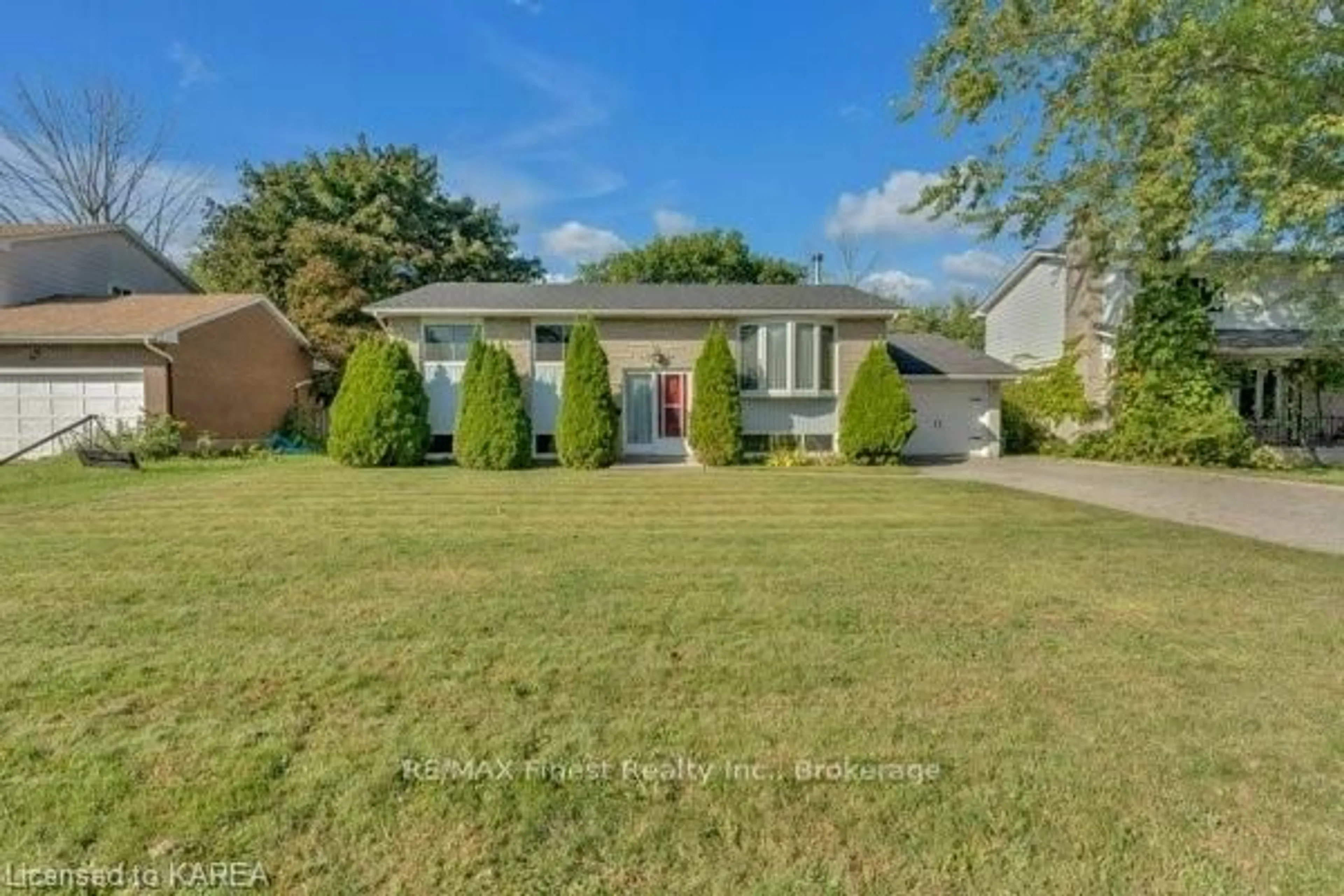 Frontside or backside of a home, the street view for 167 SHERMAN St, Kingston Ontario K7M 4G9