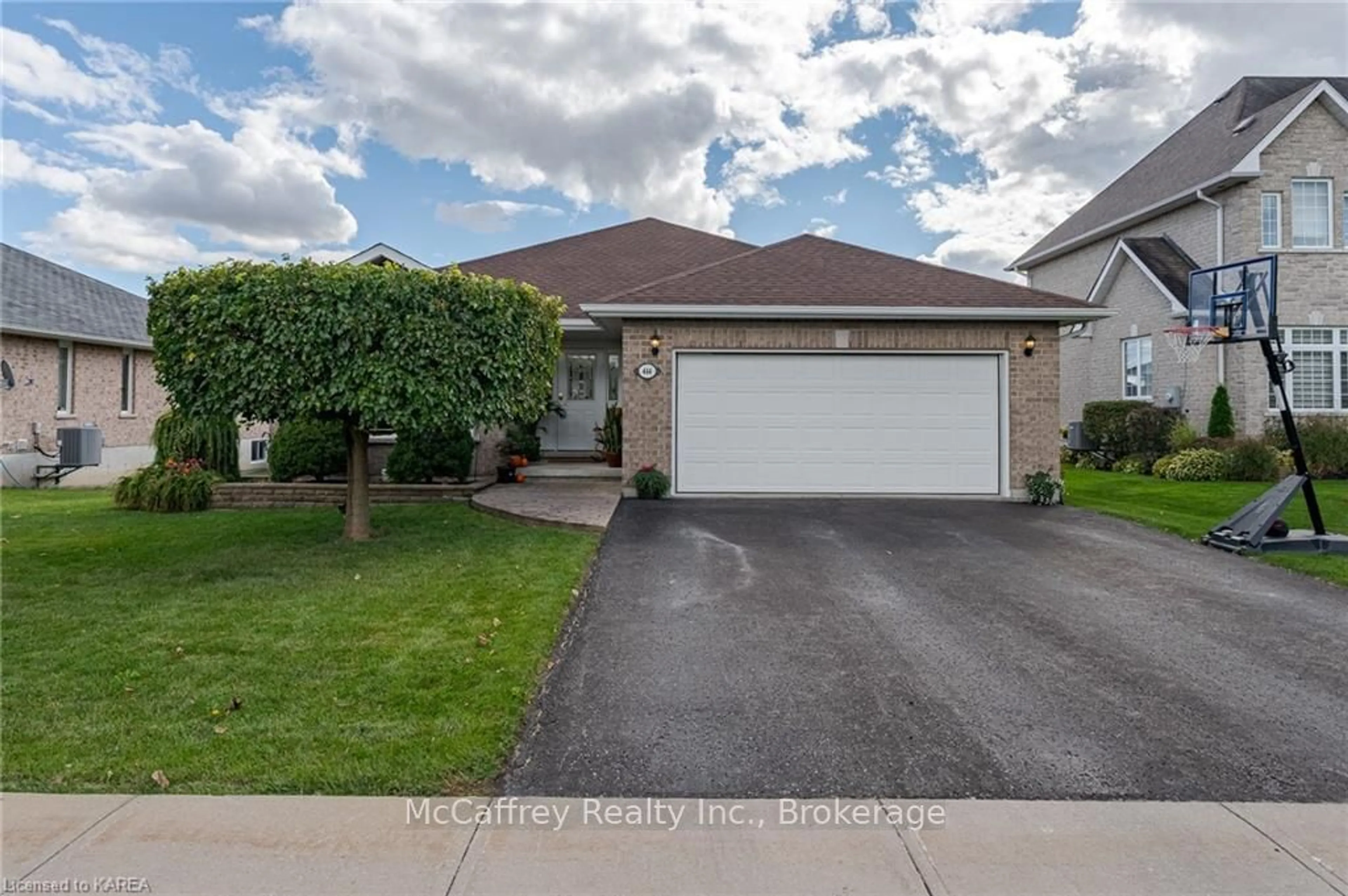 A pic from exterior of the house or condo, the street view for 444 BRIDGE St, Greater Napanee Ontario K7R 3L1