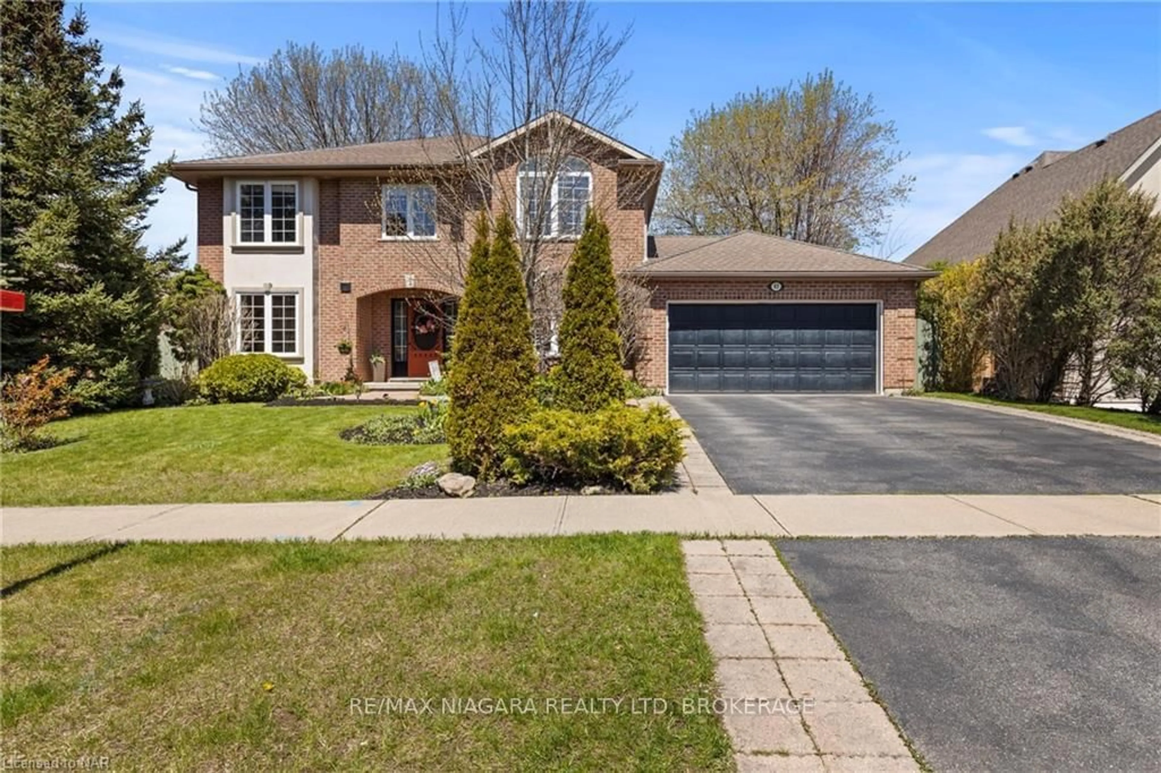 Frontside or backside of a home, the street view for 62 ROLLING MEADOWS Blvd, Pelham Ontario L0S 1E4