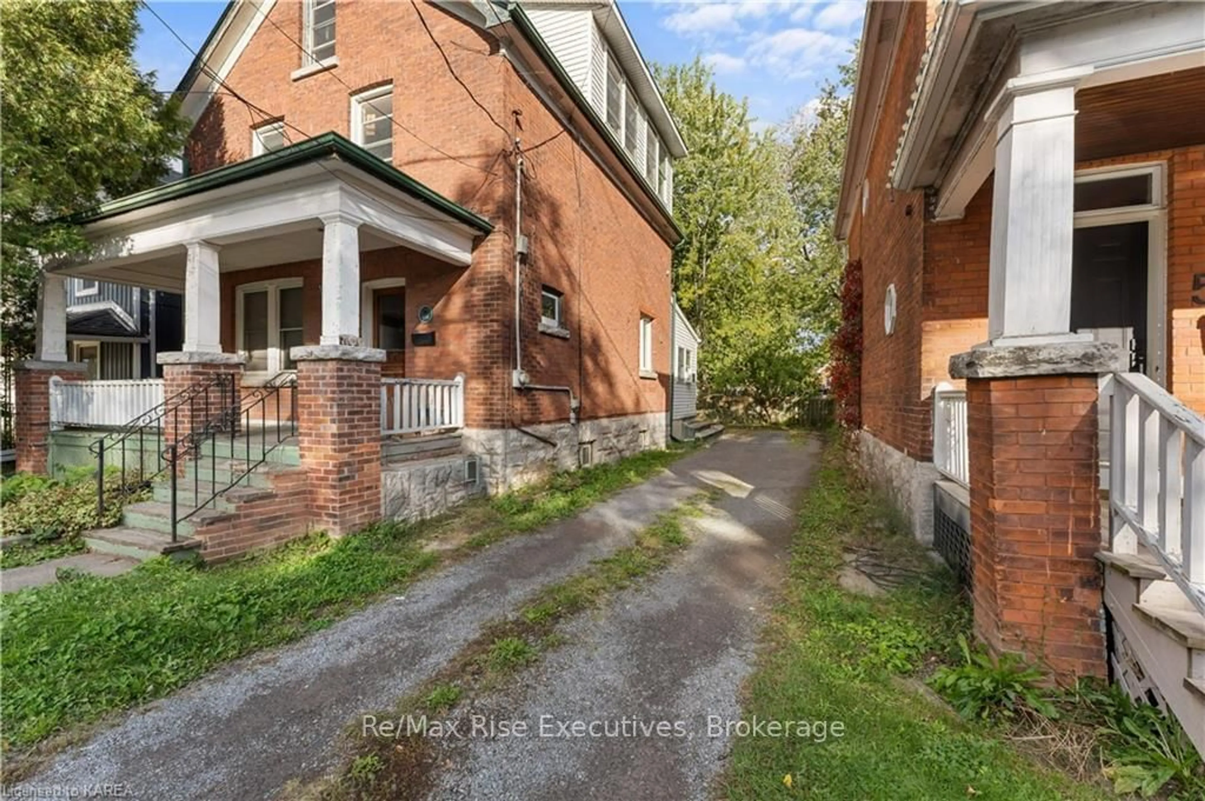 Frontside or backside of a home, the street view for 539 ALBERT St, Kingston Ontario K7K 4M5