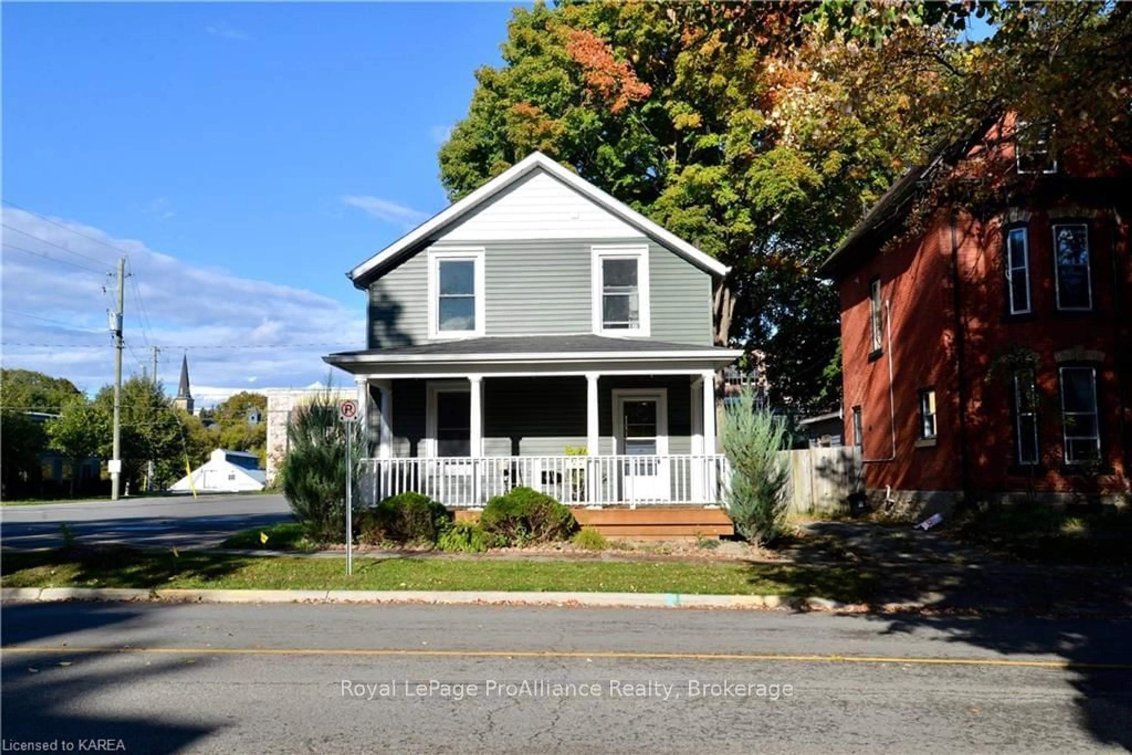 Frontside or backside of a home, cottage for 135 MAIN St, Gananoque Ontario K7G 2M1