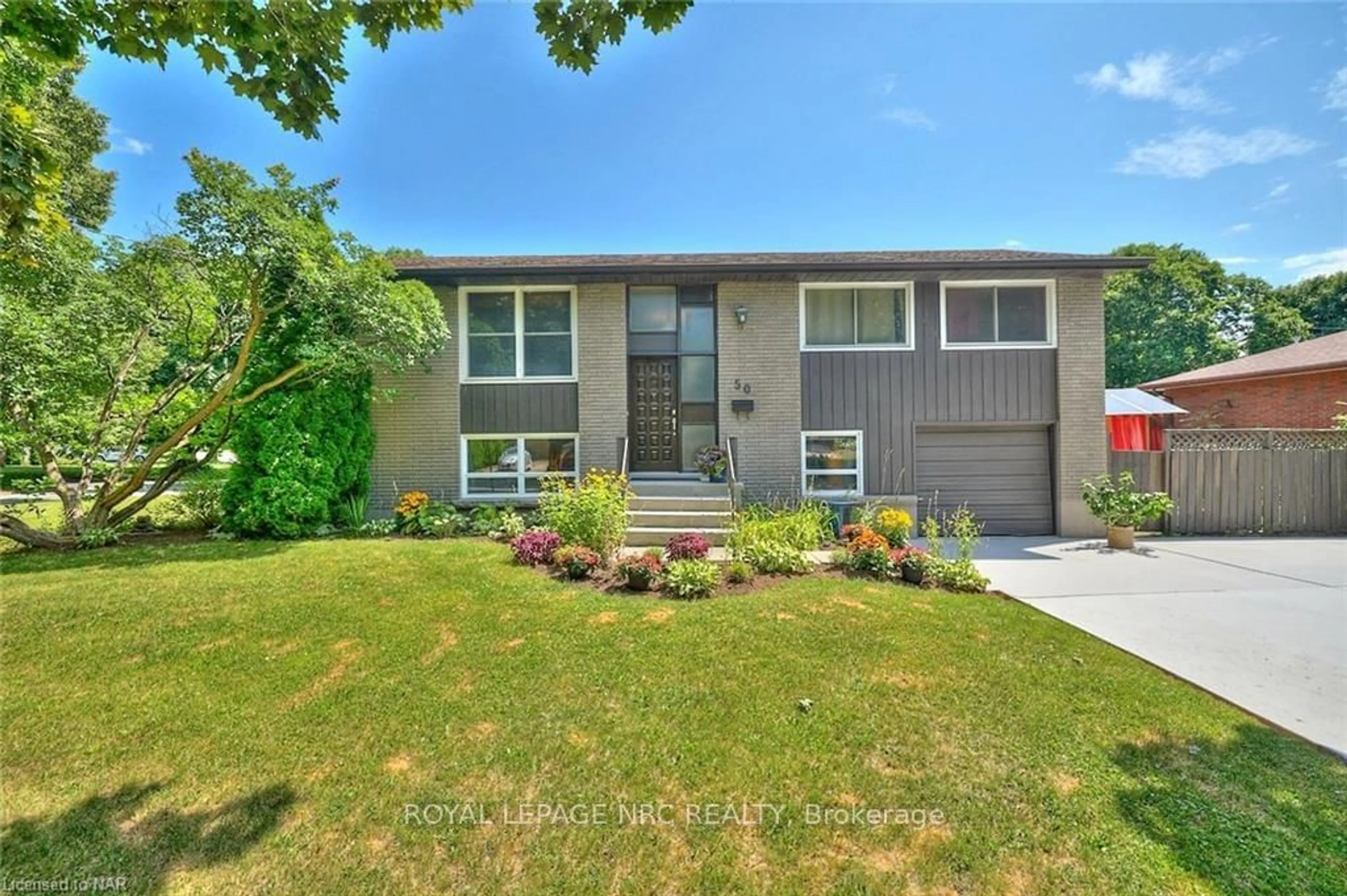 Frontside or backside of a home, cottage for 50 TRELAWNE Dr, St. Catharines Ontario L2M 2G8