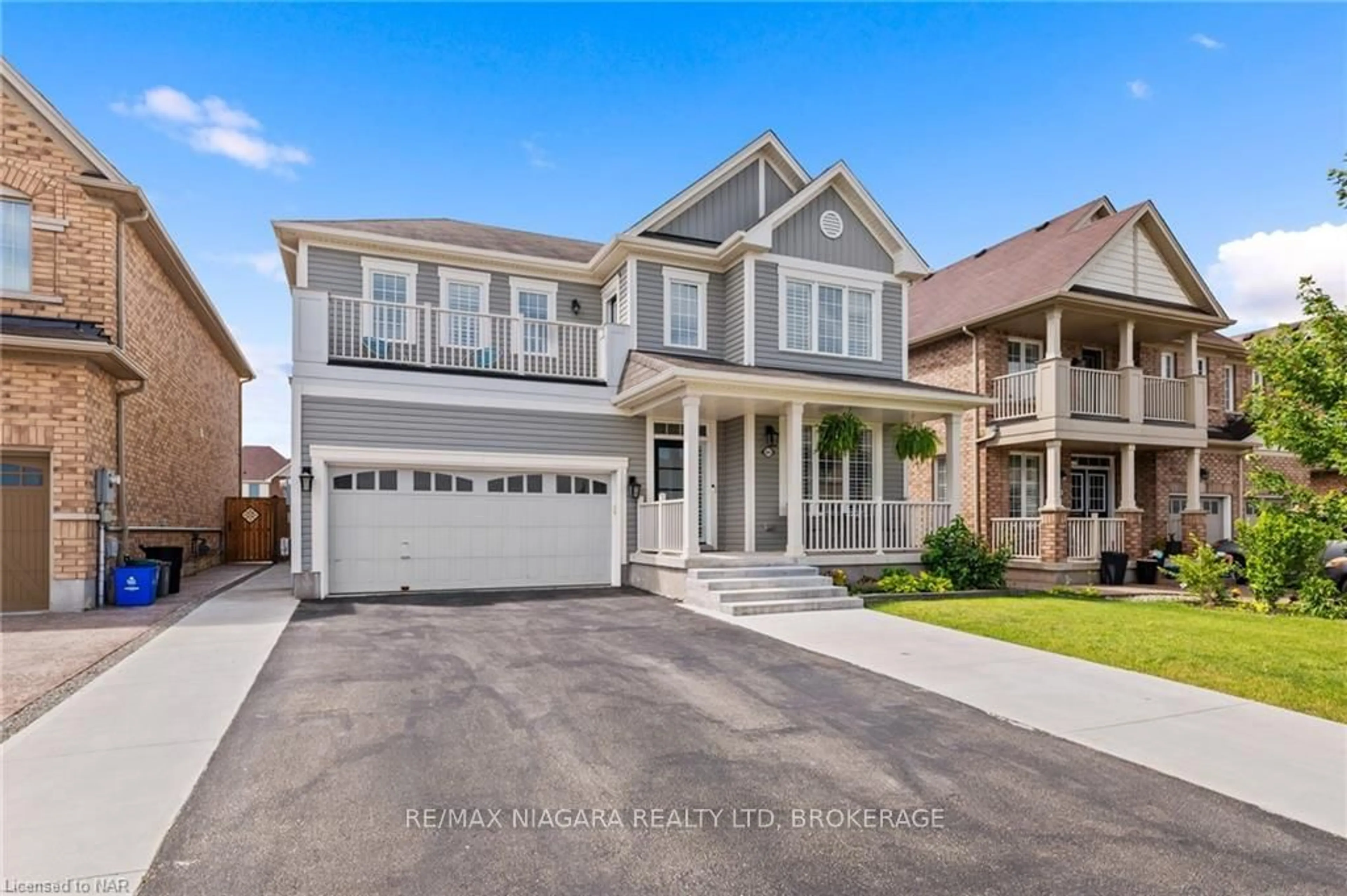 Frontside or backside of a home, the street view for 8849 DOGWOOD Cres, Niagara Falls Ontario L2H 2Y6