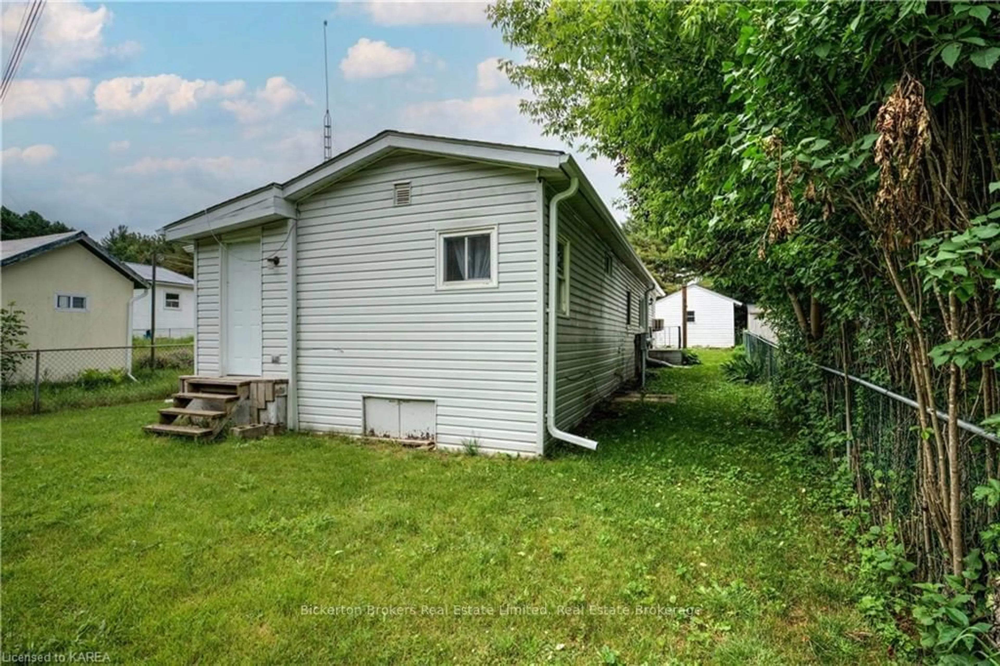 Shed for 104 ELLISVILLE Rd #27, Leeds & Grenville Ontario K0H 2N0