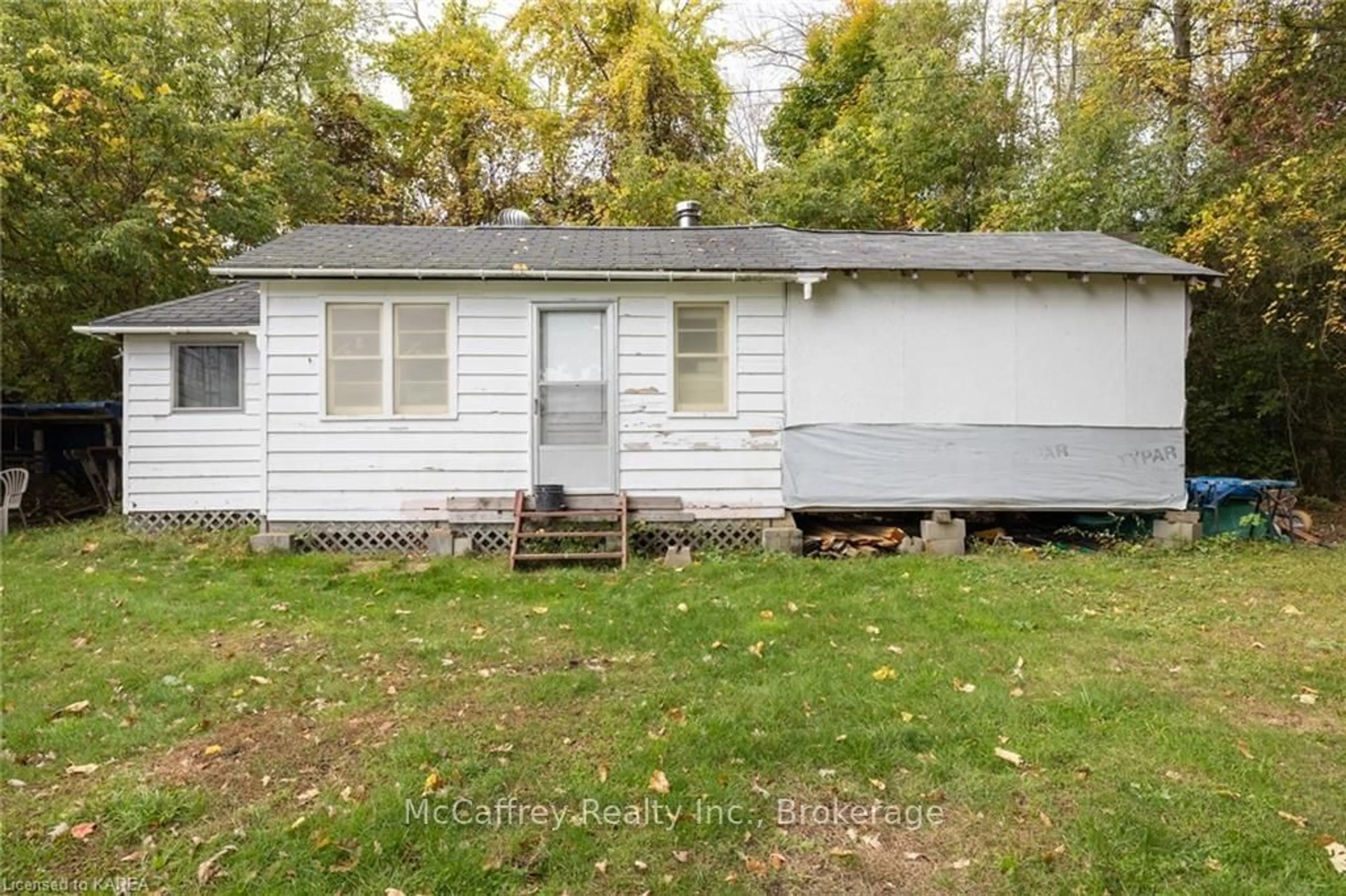 Frontside or backside of a home, cottage for 1085 SOUTH SHORE Rd, Greater Napanee Ontario K7R 3K7