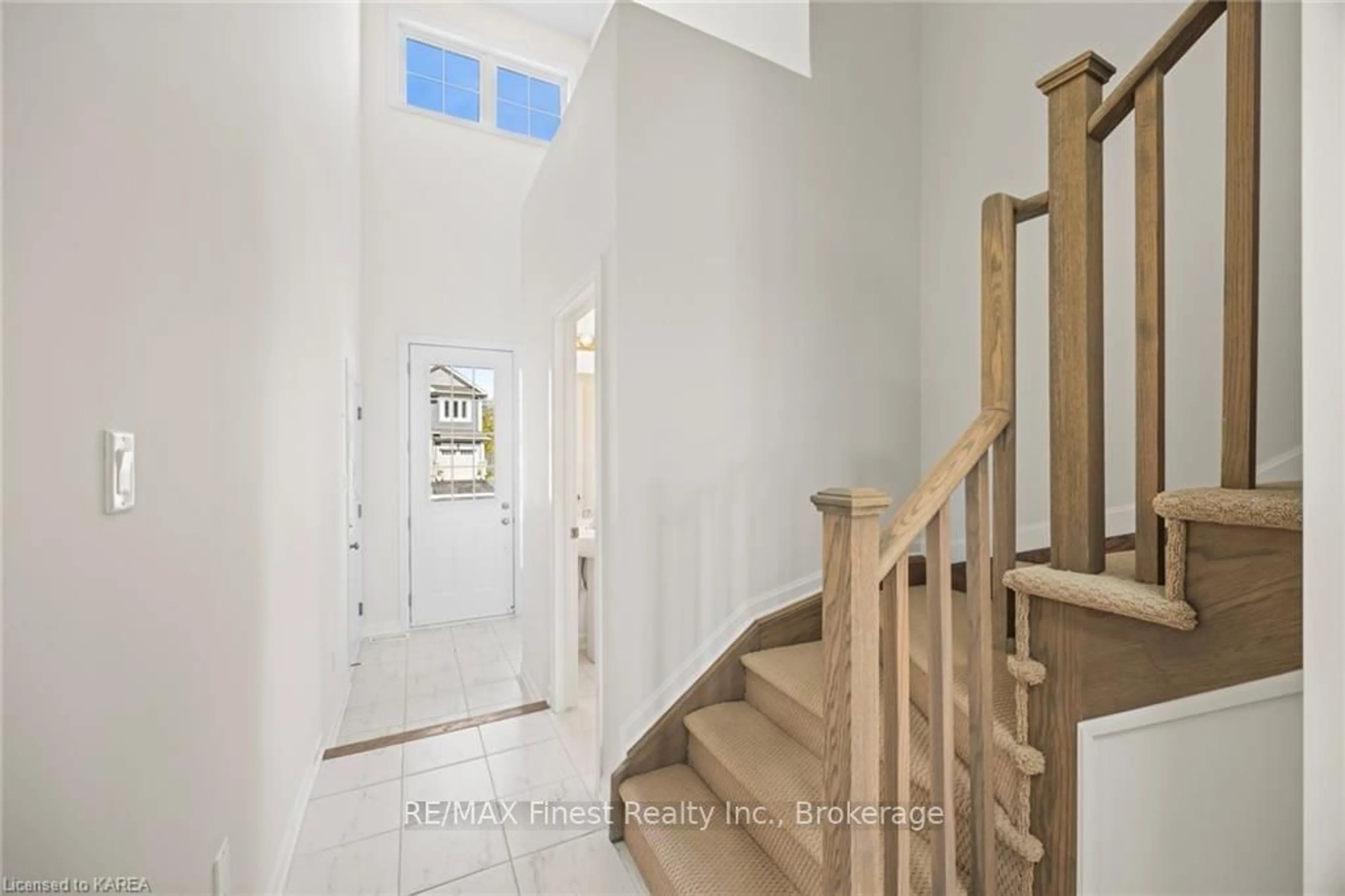 Indoor foyer, wood floors for 165 PURDY Rd, Loyalist Ontario K0H 1G0