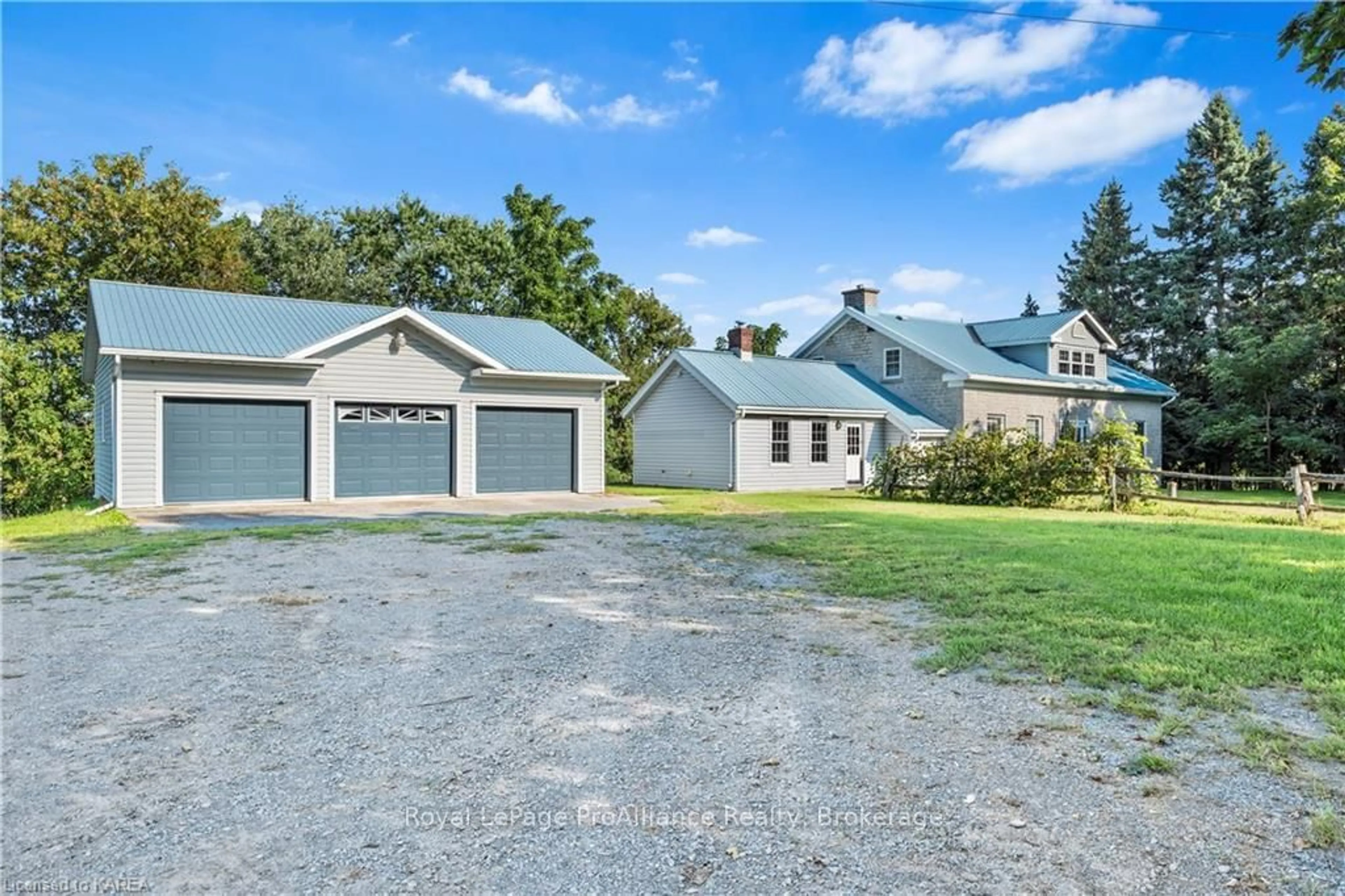 Frontside or backside of a home, cottage for 3070 OLD BOY Rd, South Frontenac Ontario K0H 1X0