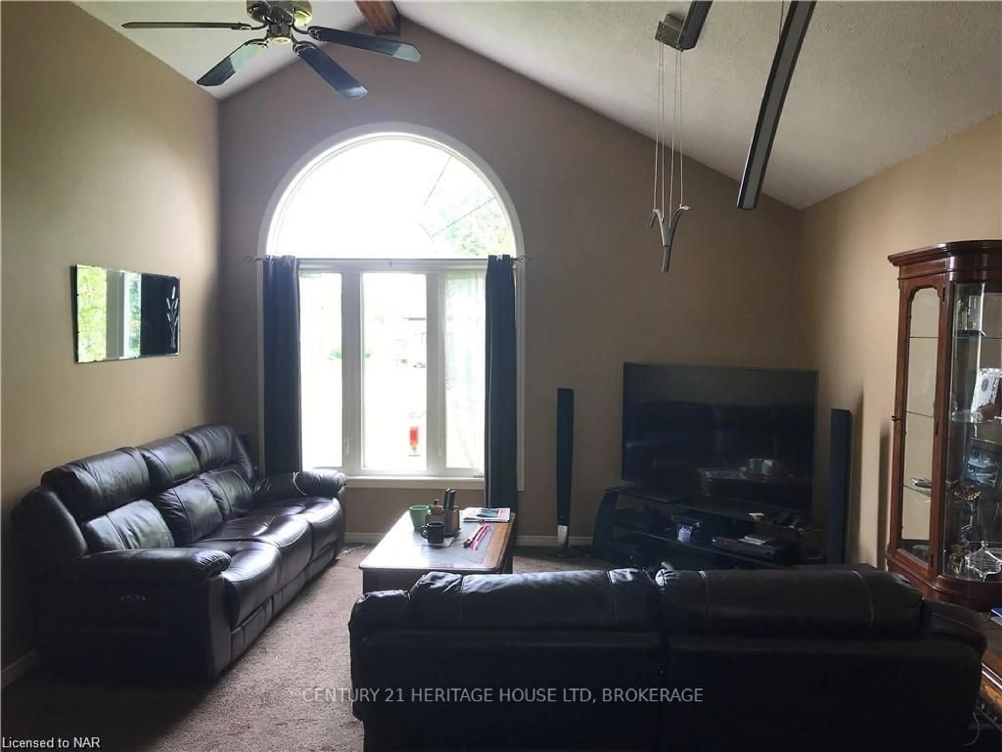 Living room, wood floors for 1193 PETTIT Rd, Fort Erie Ontario L2A 5A4