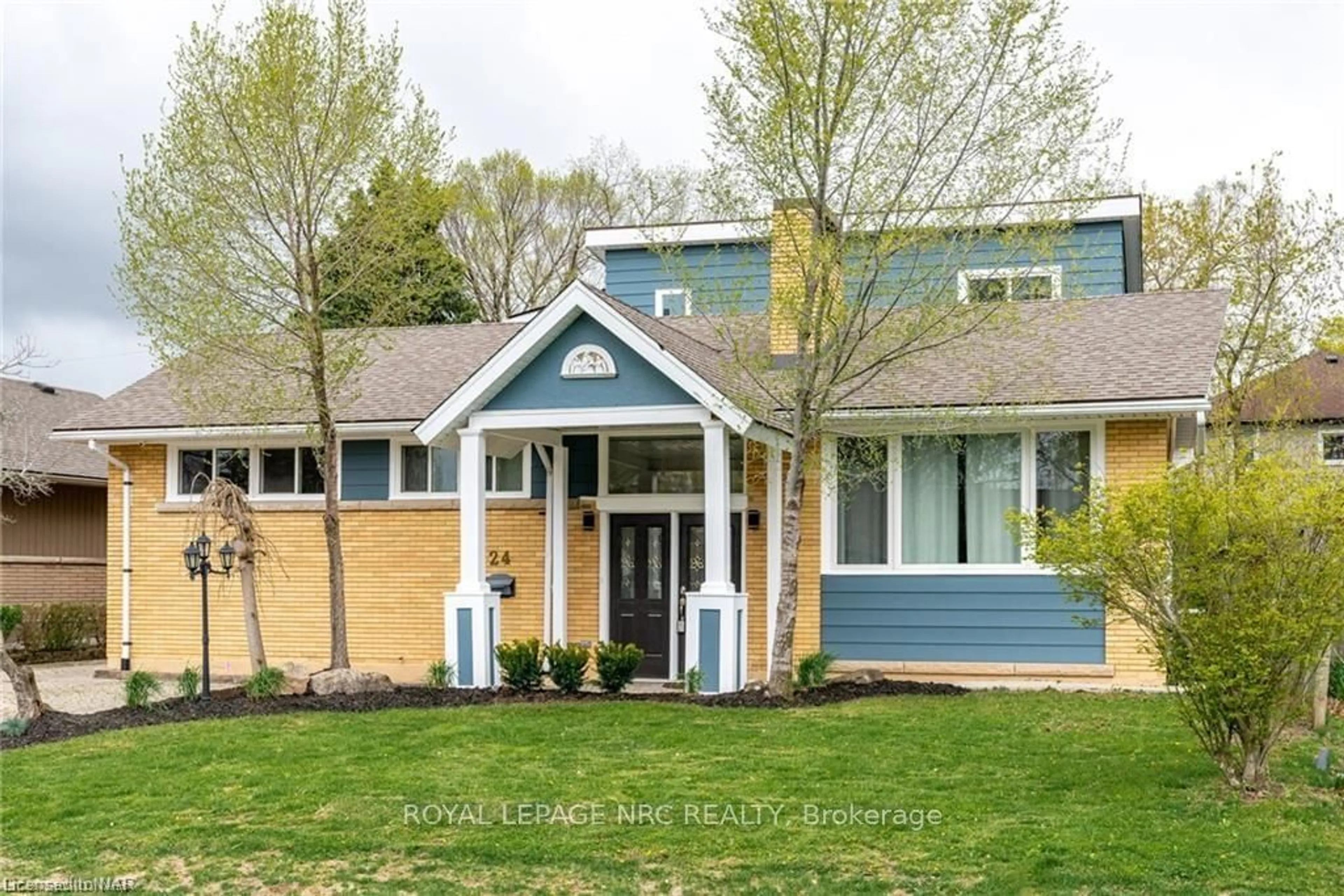 Frontside or backside of a home, cottage for 24 RIVERVIEW Blvd, St. Catharines Ontario L2T 3L8