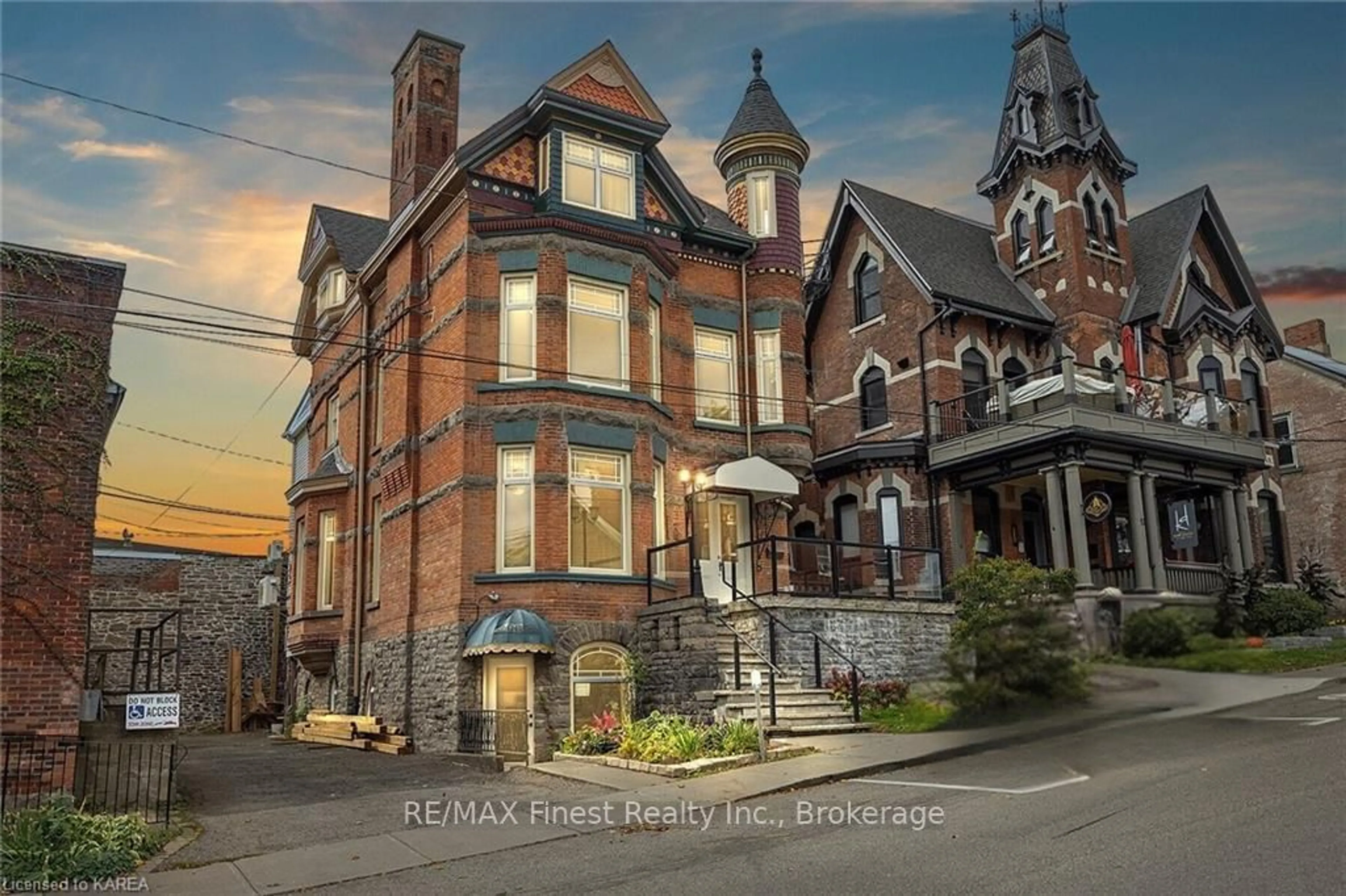 A pic from exterior of the house or condo, the front or back of building for 10 VICTORIA Ave, Brockville Ontario K6V 2B1