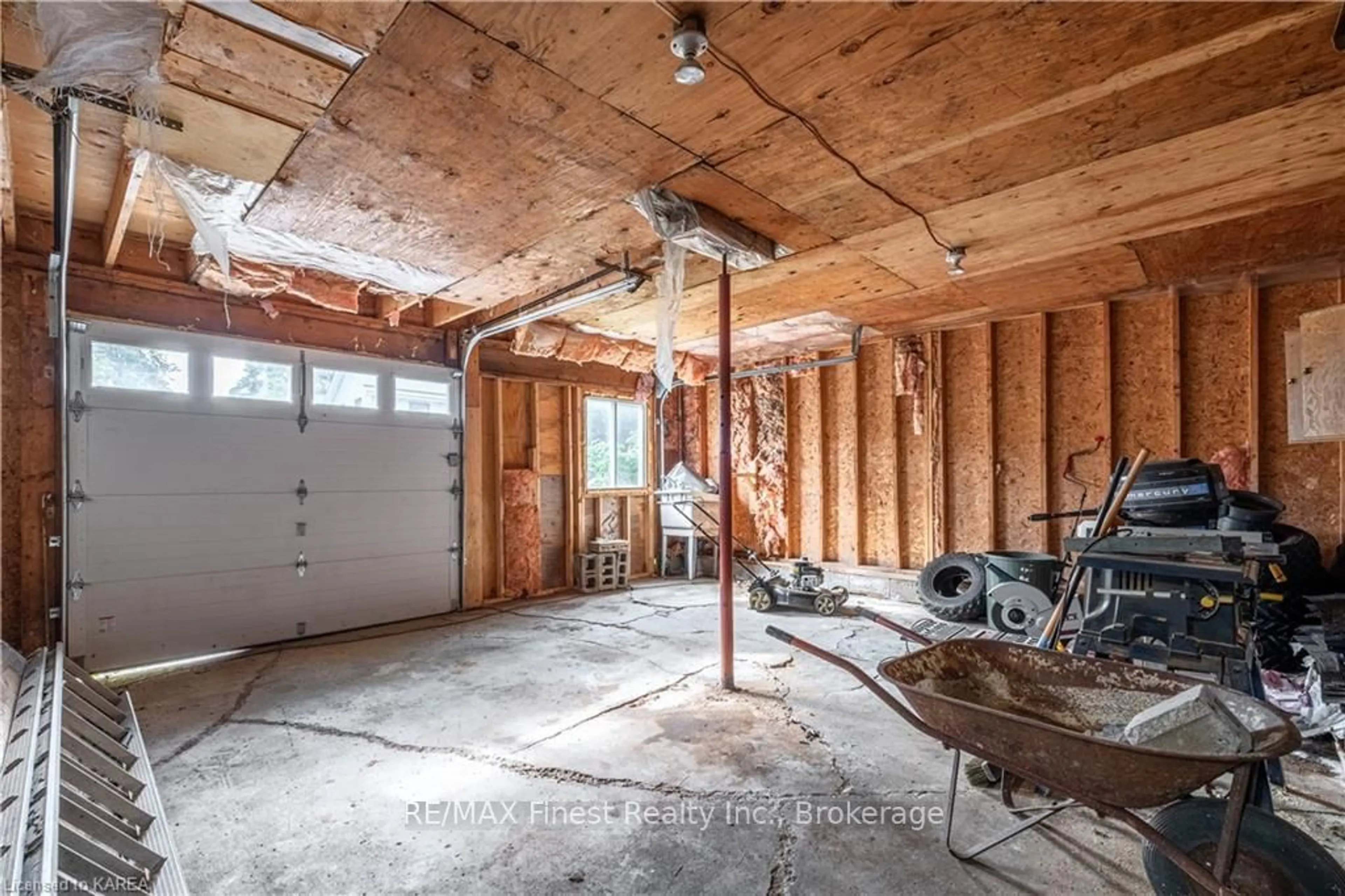 Other indoor space, wood floors for 5542 PERTH ROAD Cres, South Frontenac Ontario K0H 2L0