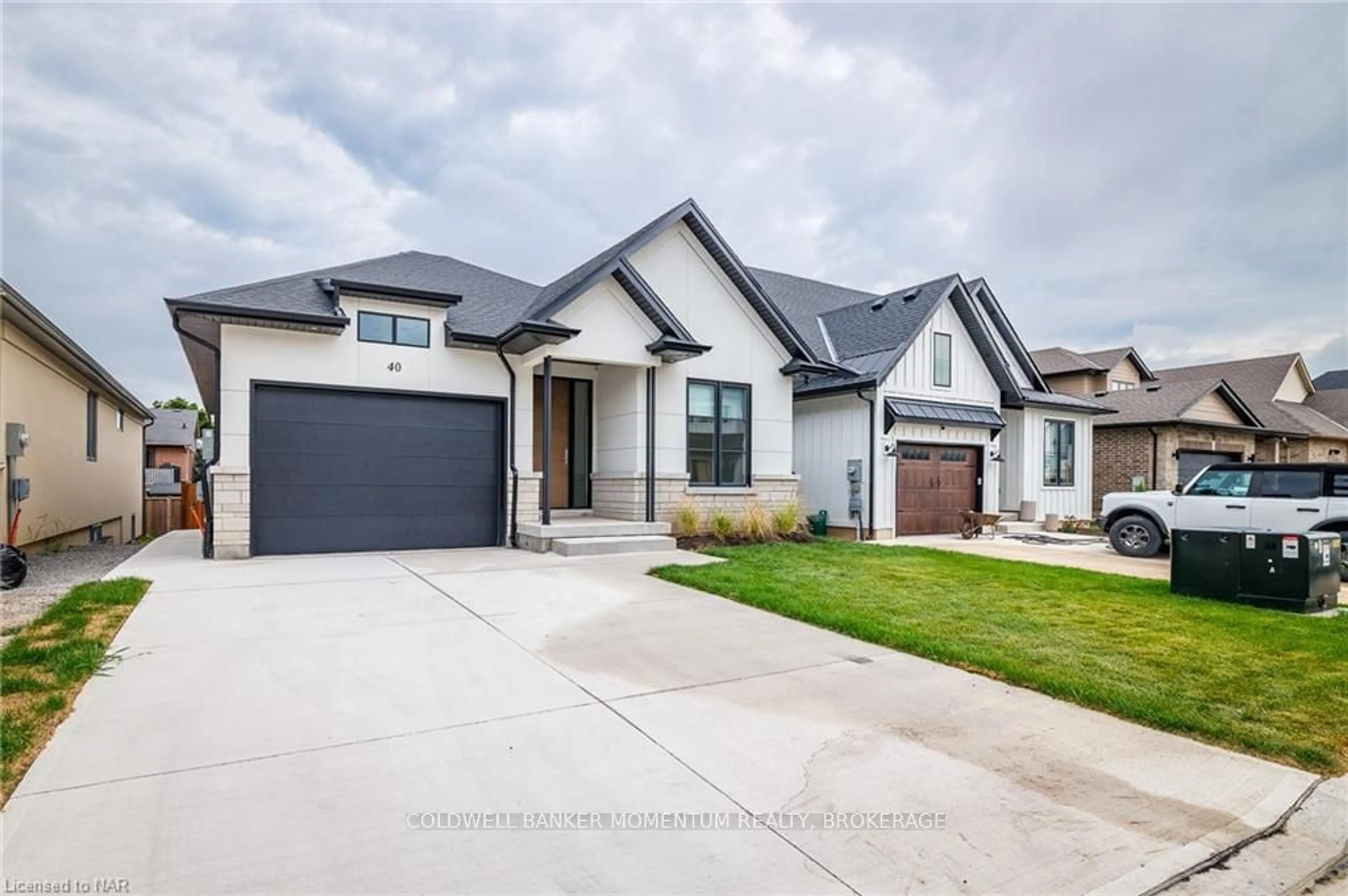 Frontside or backside of a home, the street view for 40 IVY Cres, Thorold Ontario L2V 0J9