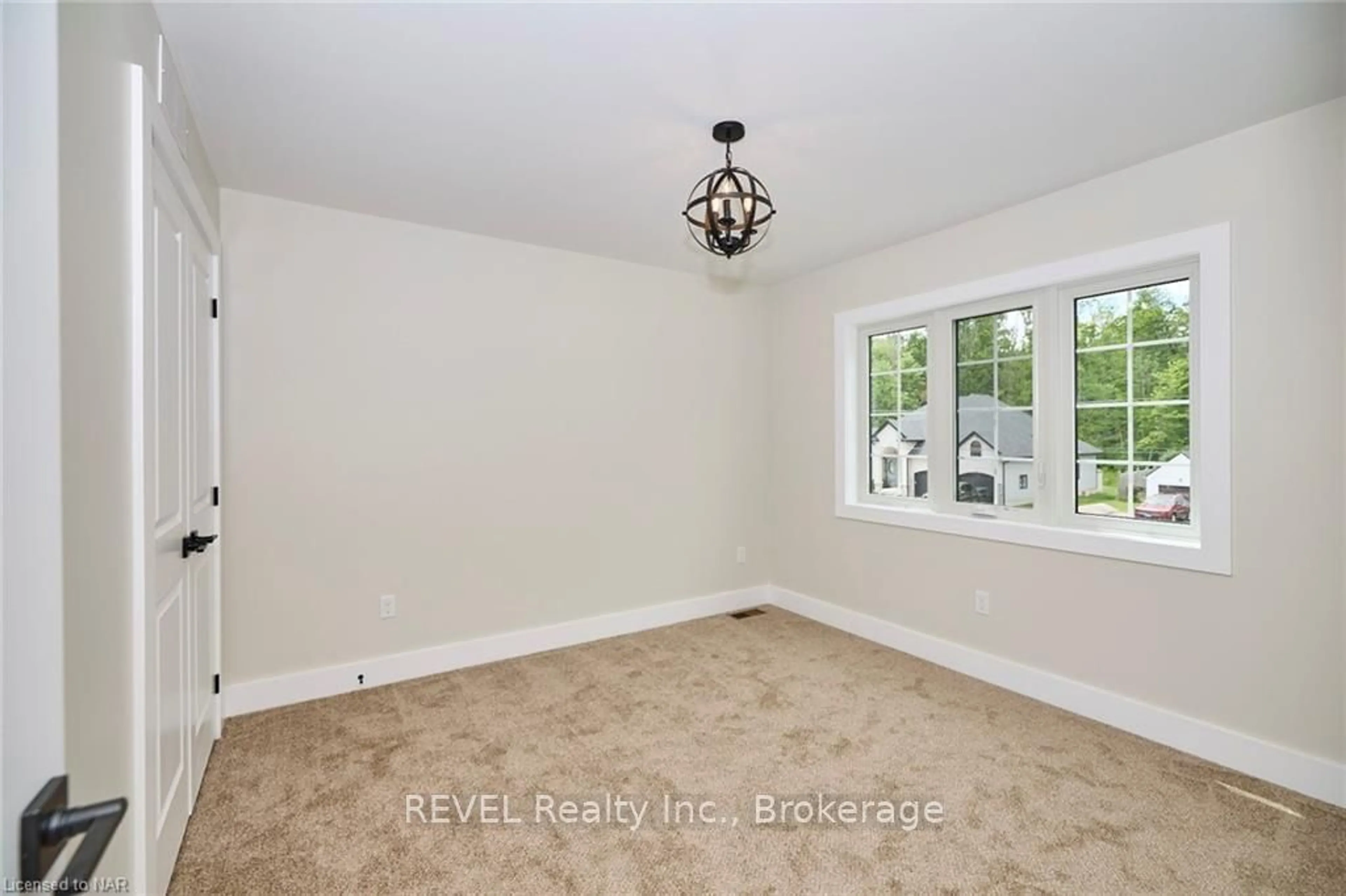 A pic of a room, wood floors for 3739 DOMINION Rd, Fort Erie Ontario L0S 1N0