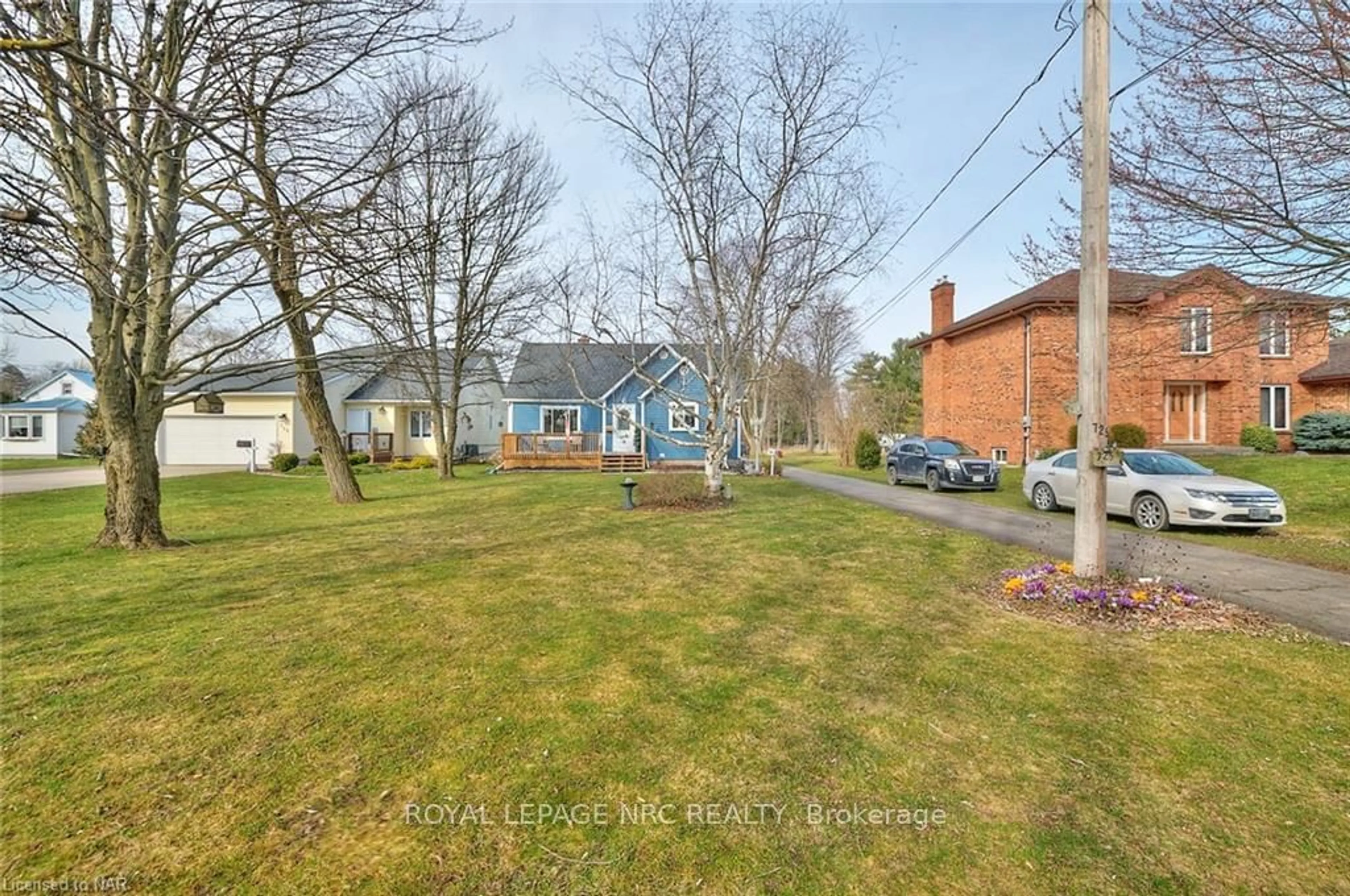 A pic from exterior of the house or condo, the fenced backyard for 725 SOUTH PELHAM Rd, Welland Ontario L3C 3C9