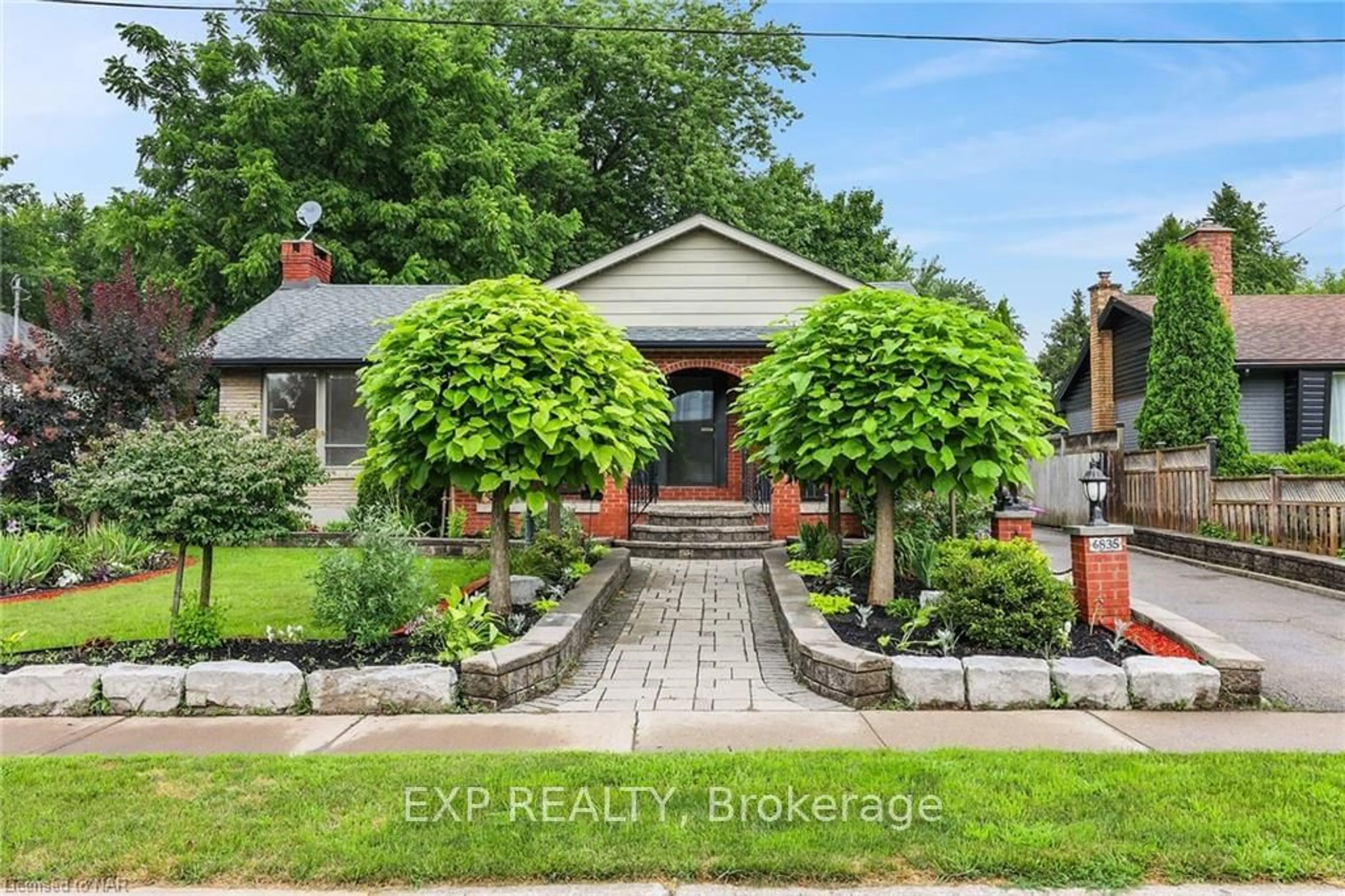 Frontside or backside of a home, cottage for 6835 WILLS St, Niagara Falls Ontario L2J 1Y6