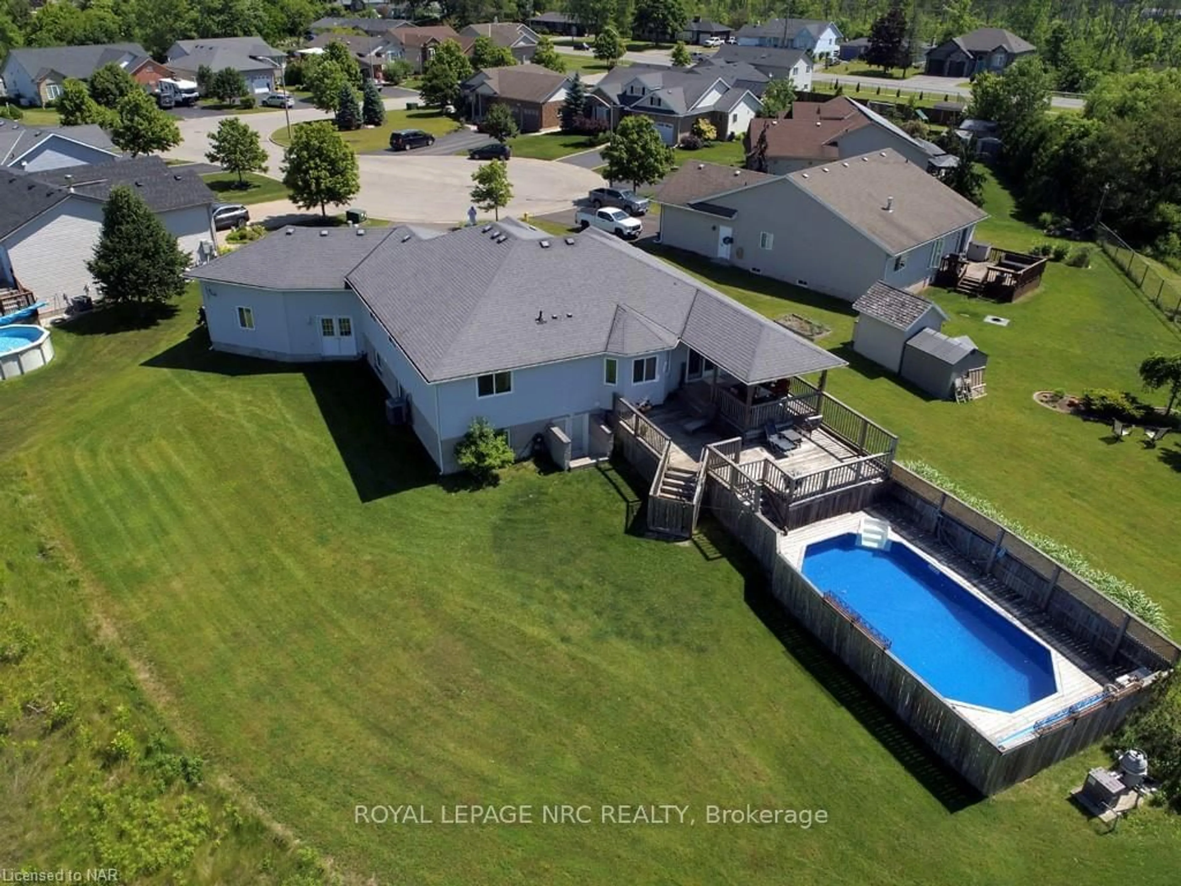 Frontside or backside of a home, the fenced backyard for 3934 CHRISTINA Crt, Fort Erie Ontario L0S 1N0