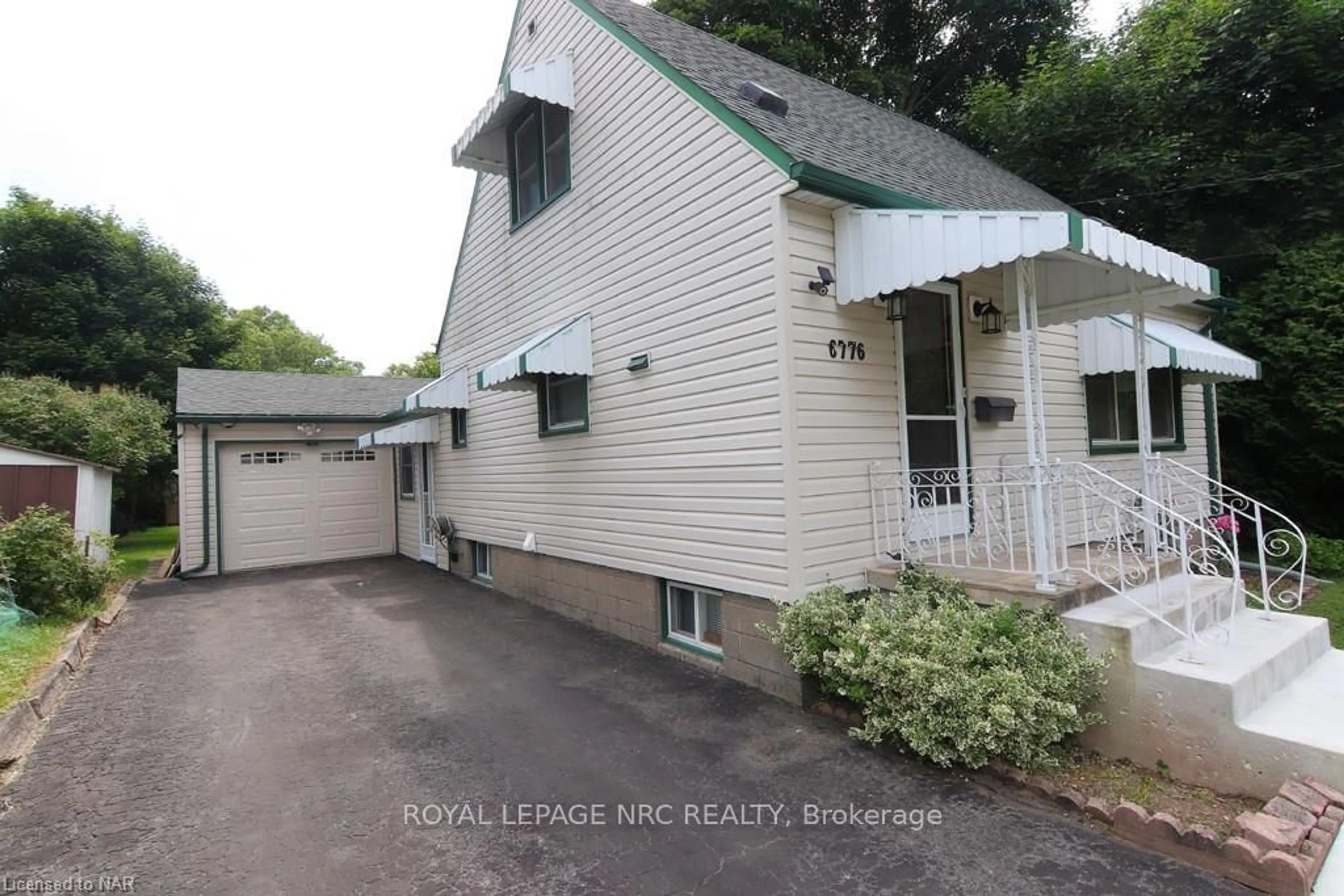 Frontside or backside of a home, cottage for 6776 BETTY Ave, Niagara Falls Ontario L2G 5W3