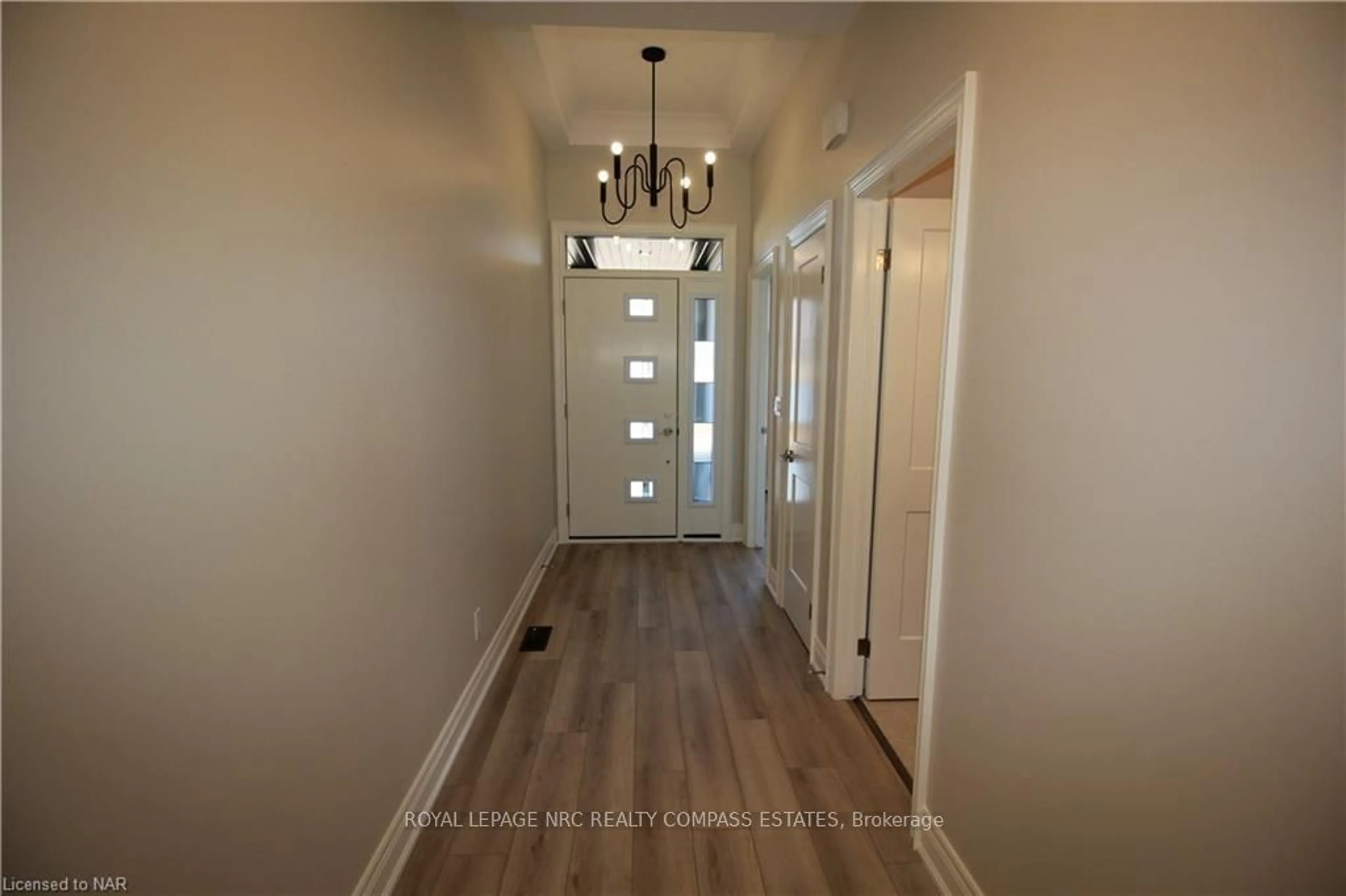 Indoor entryway, wood floors for 8 PEACHTREE Lane, Niagara-on-the-Lake Ontario L0S 1T0