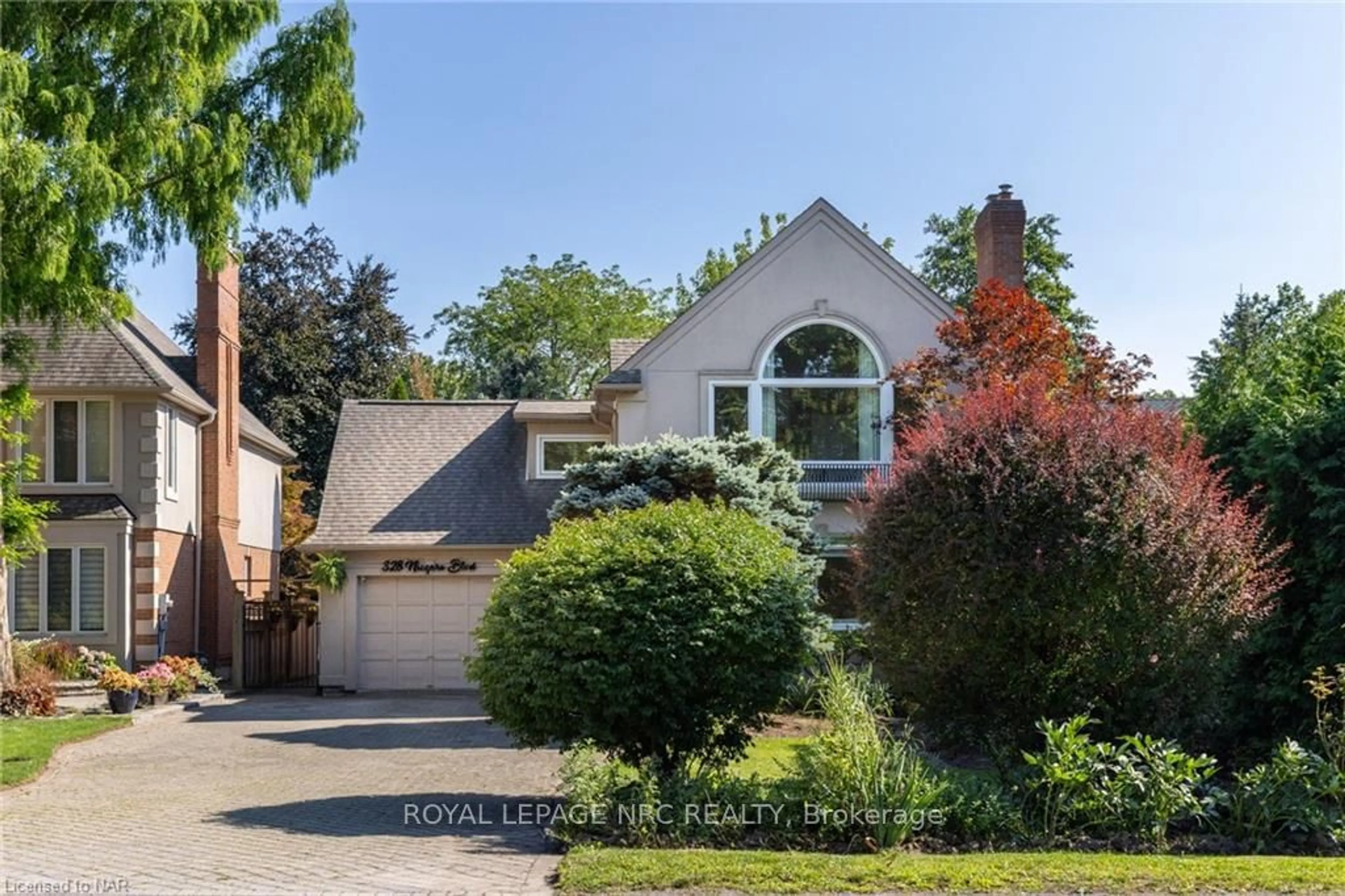 Frontside or backside of a home, the street view for 328 NIAGARA Blvd, Niagara-on-the-Lake Ontario L0S 1J0