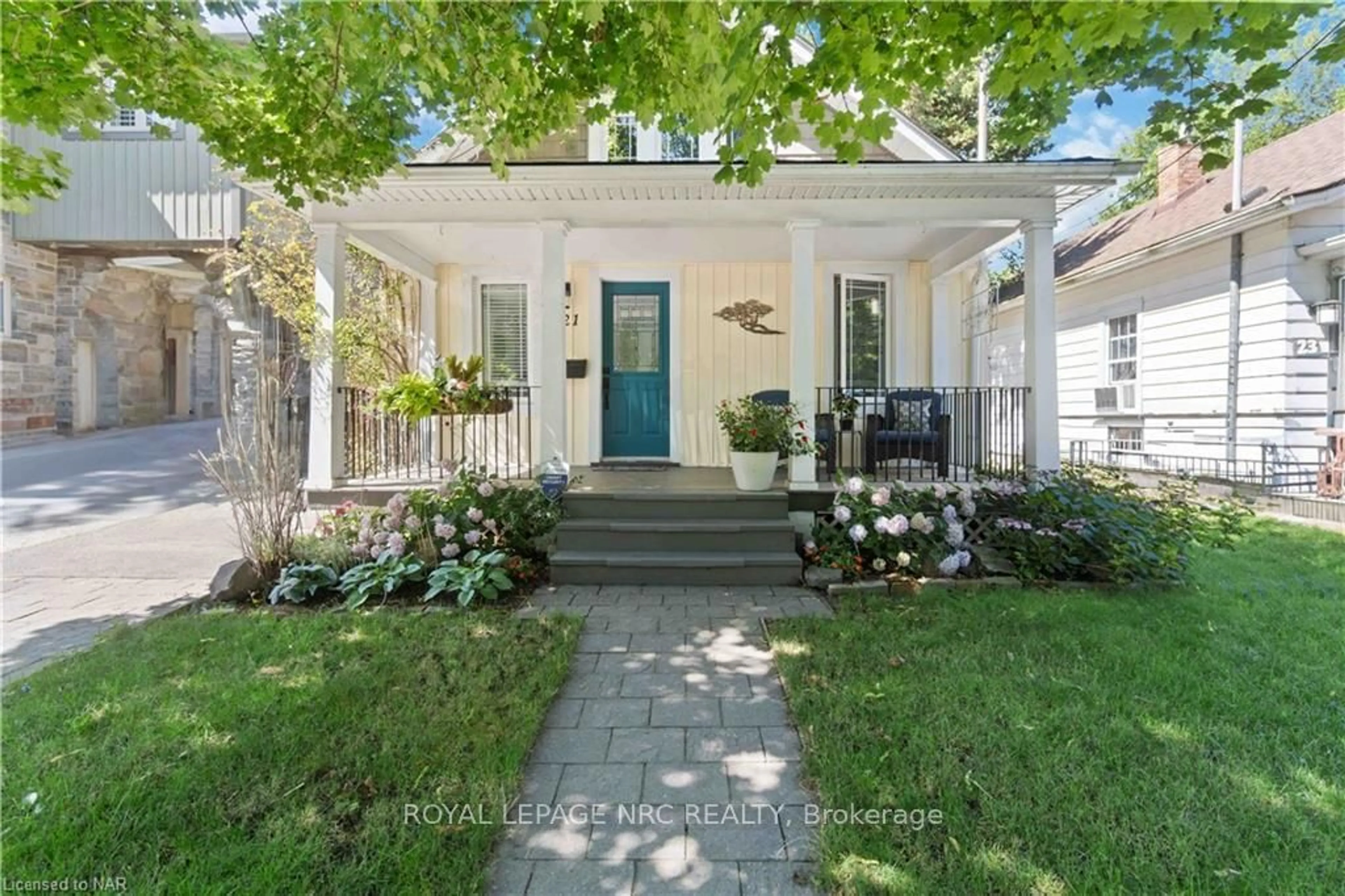 Frontside or backside of a home, cottage for 21 JOHNSTON St, St. Catharines Ontario L2N 5K7