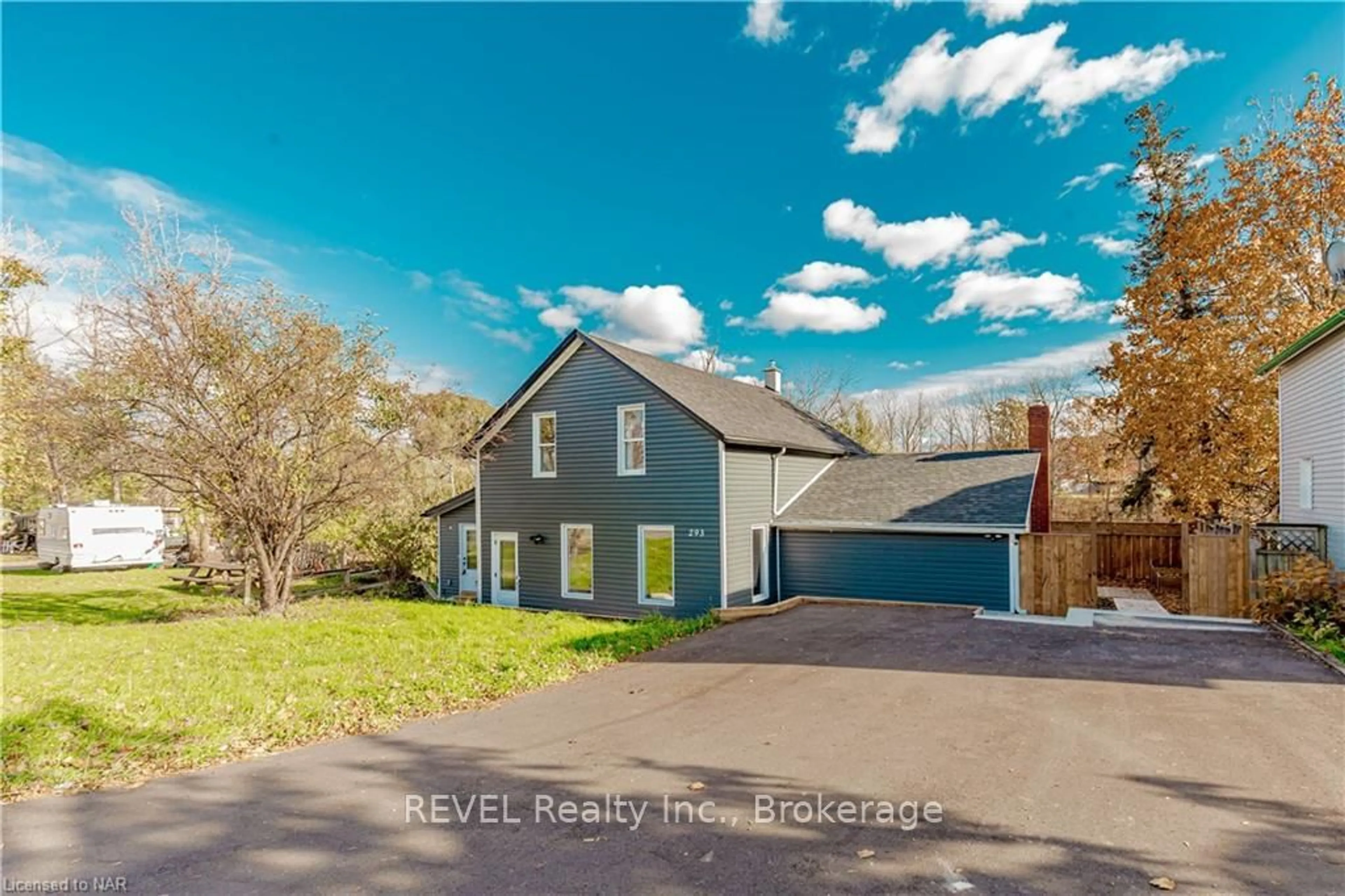 A pic from exterior of the house or condo, the street view for 293 FOUR MILE CREEK Rd, Niagara-on-the-Lake Ontario L0S 1P0