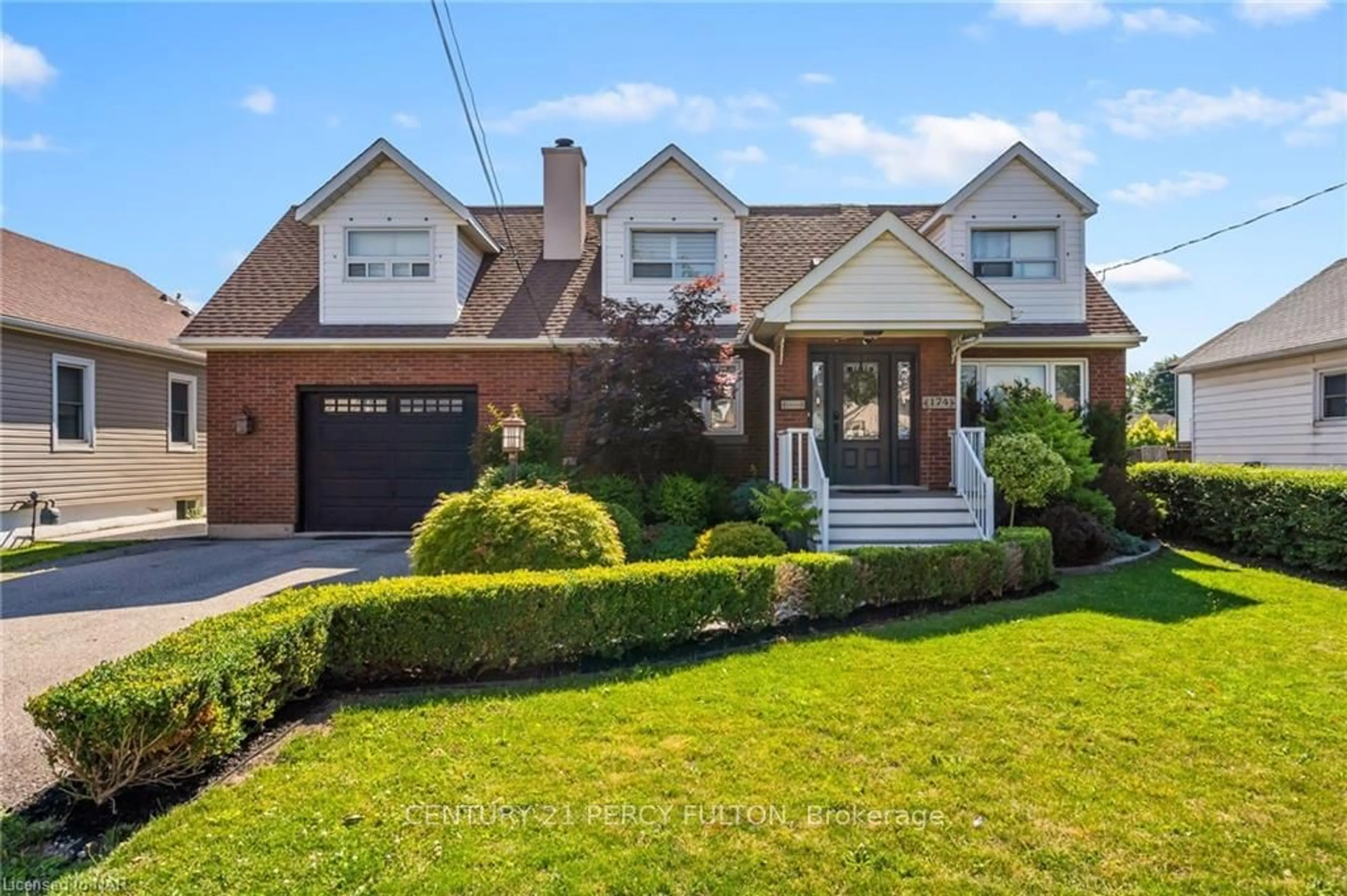 Frontside or backside of a home, cottage for 174 LOUTH St, St. Catharines Ontario L2S 2R3