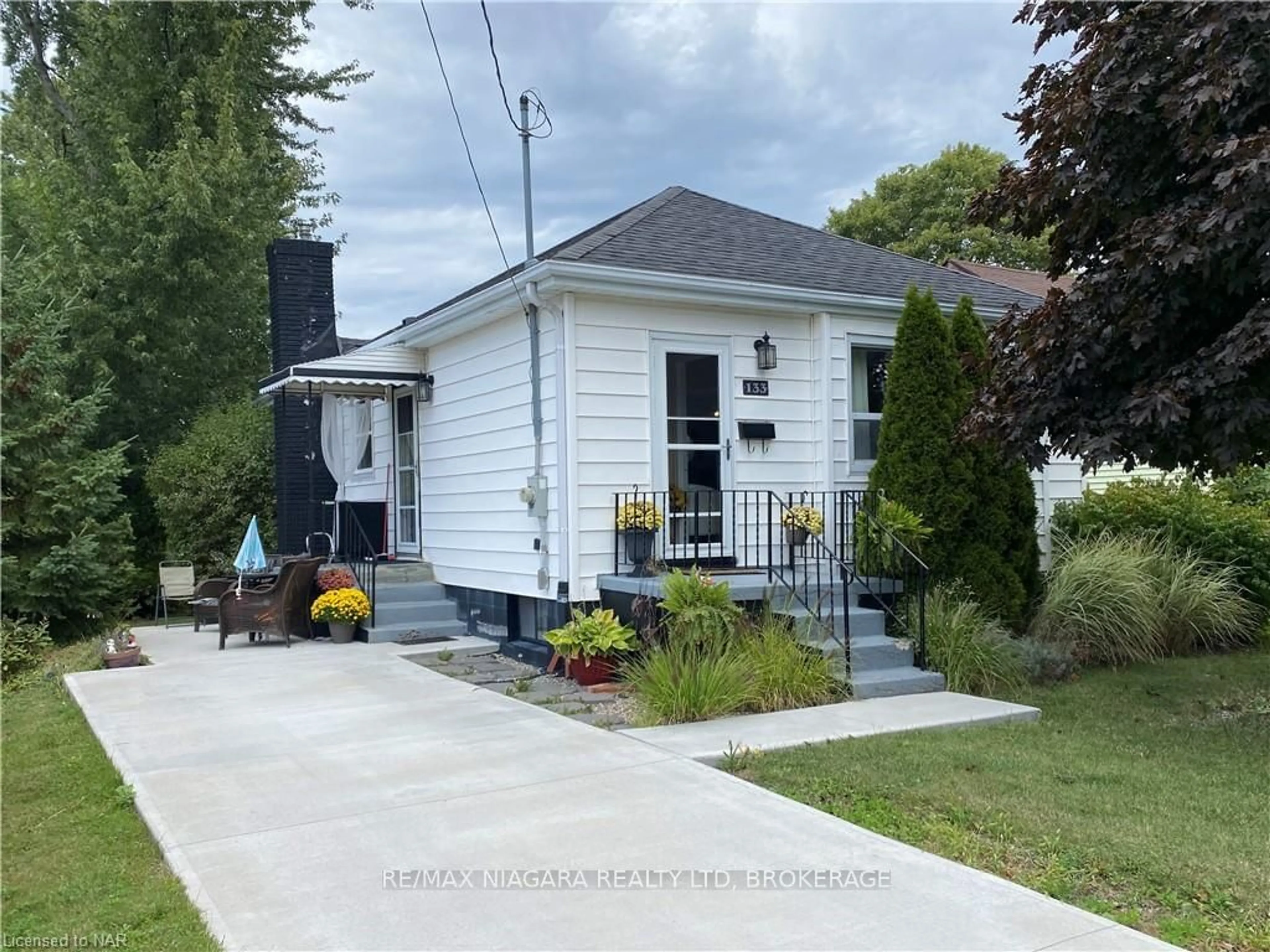 Frontside or backside of a home, cottage for 133 LAVINIA St, Fort Erie Ontario L2A 2E3