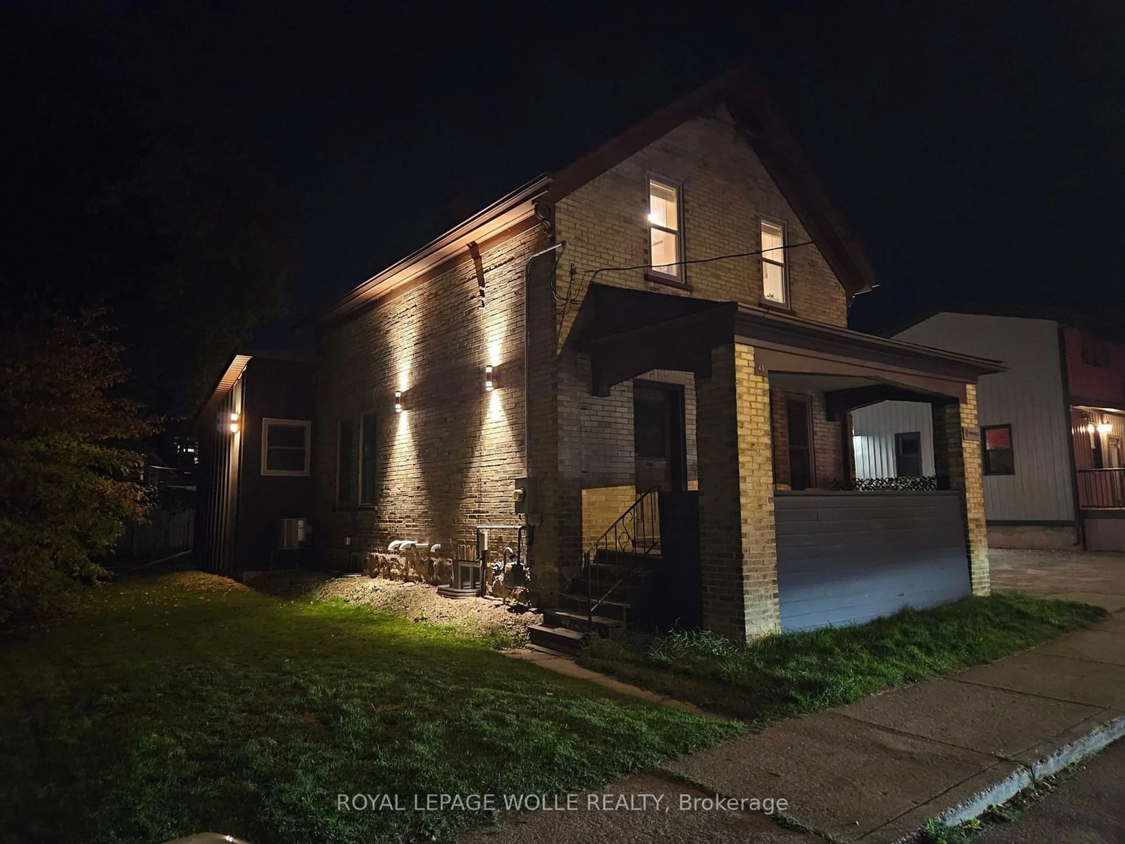 Frontside or backside of a home, the street view for 45 Princess St, Waterloo Ontario N2J 2H6