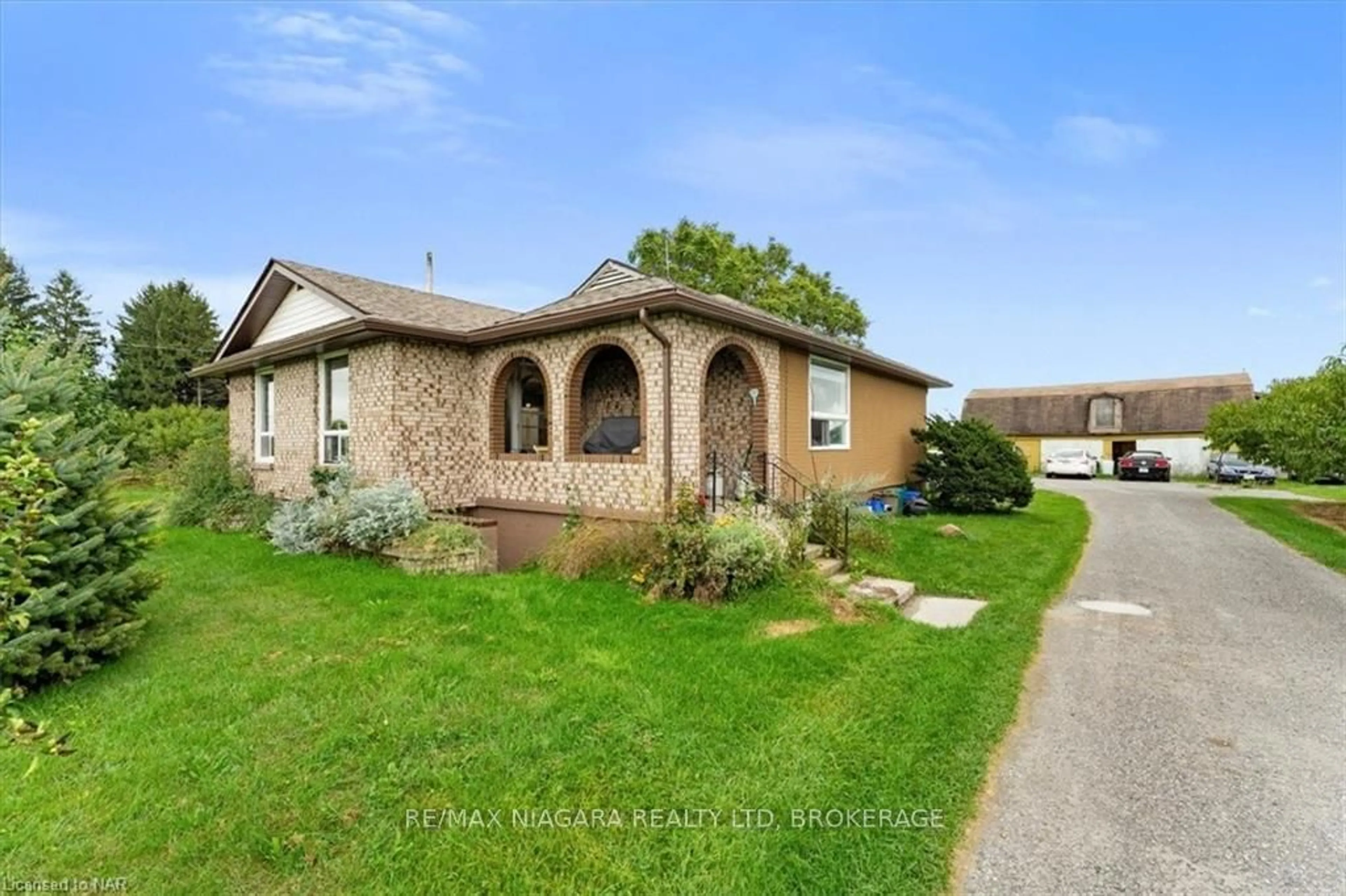 Frontside or backside of a home, cottage for 1347 LINE 6 Rd, Niagara-on-the-Lake Ontario L0S 1J0