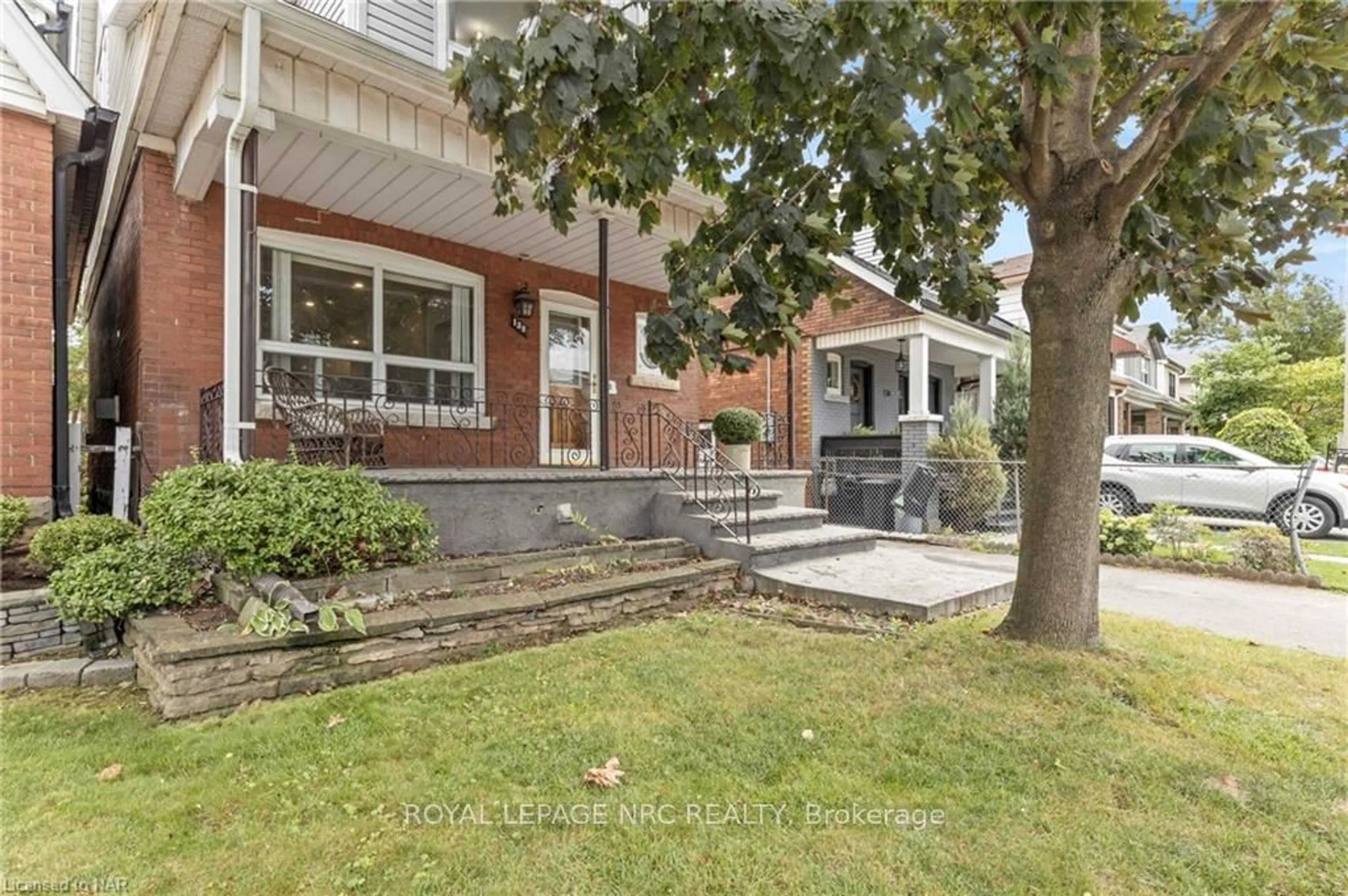 A pic from exterior of the house or condo, the street view for 138 BALMORAL Ave, Hamilton Ontario L8L 7R6