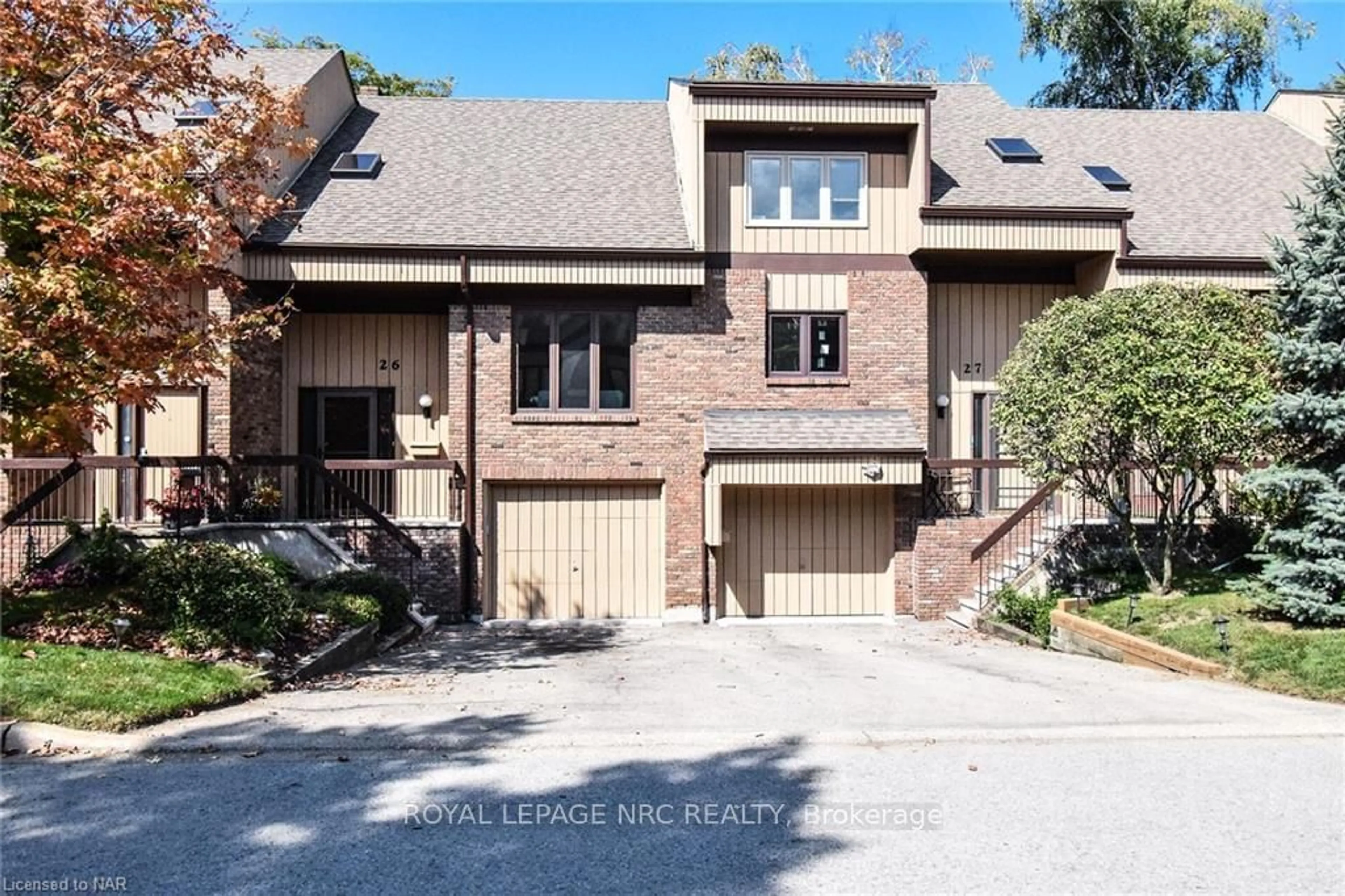 Home with brick exterior material for 178 SCOTT St #26, St. Catharines Ontario L2N 6Y5