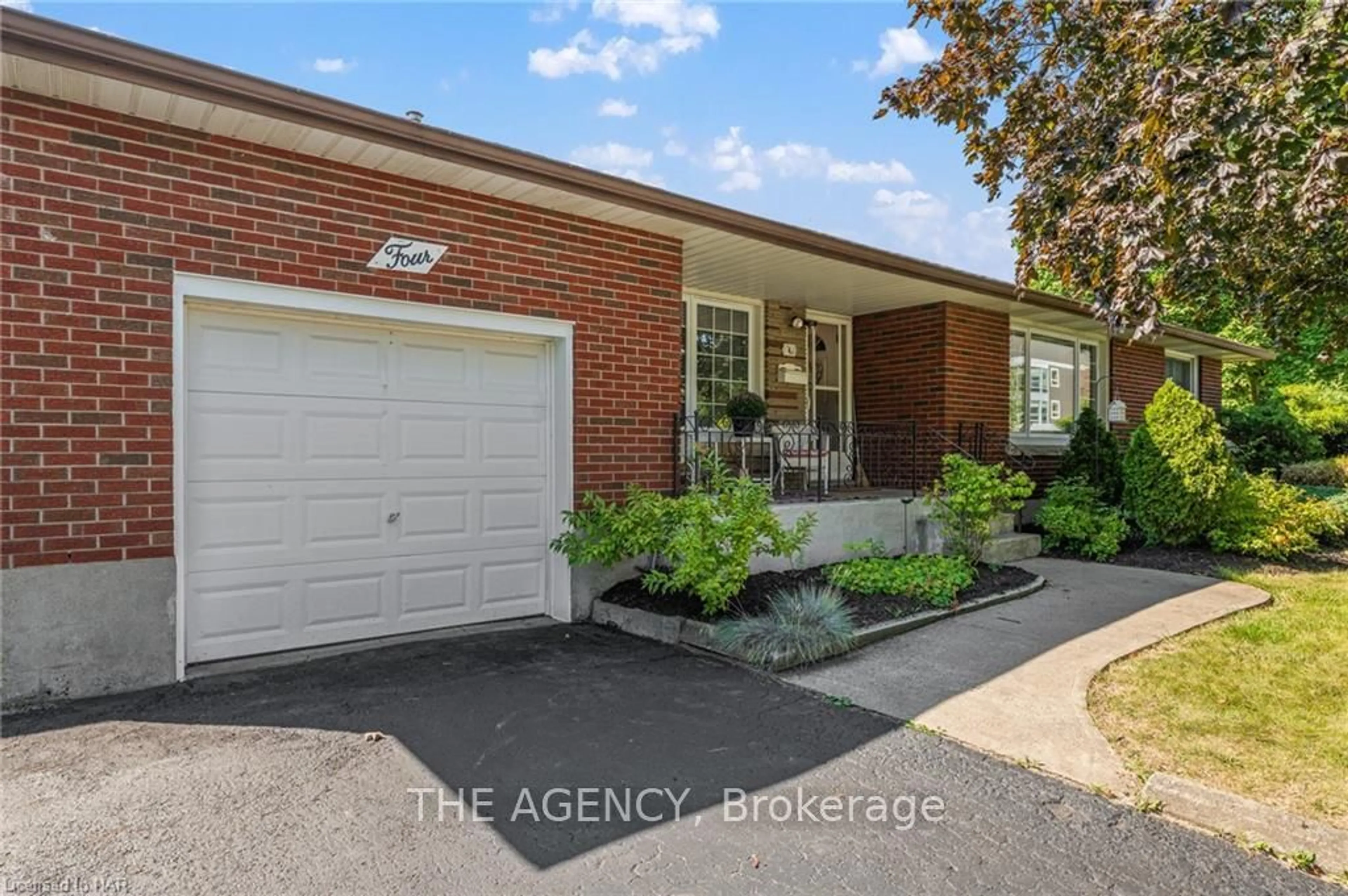 A pic from exterior of the house or condo, the street view for 4 TAMARACK St, Welland Ontario L3C 4X5