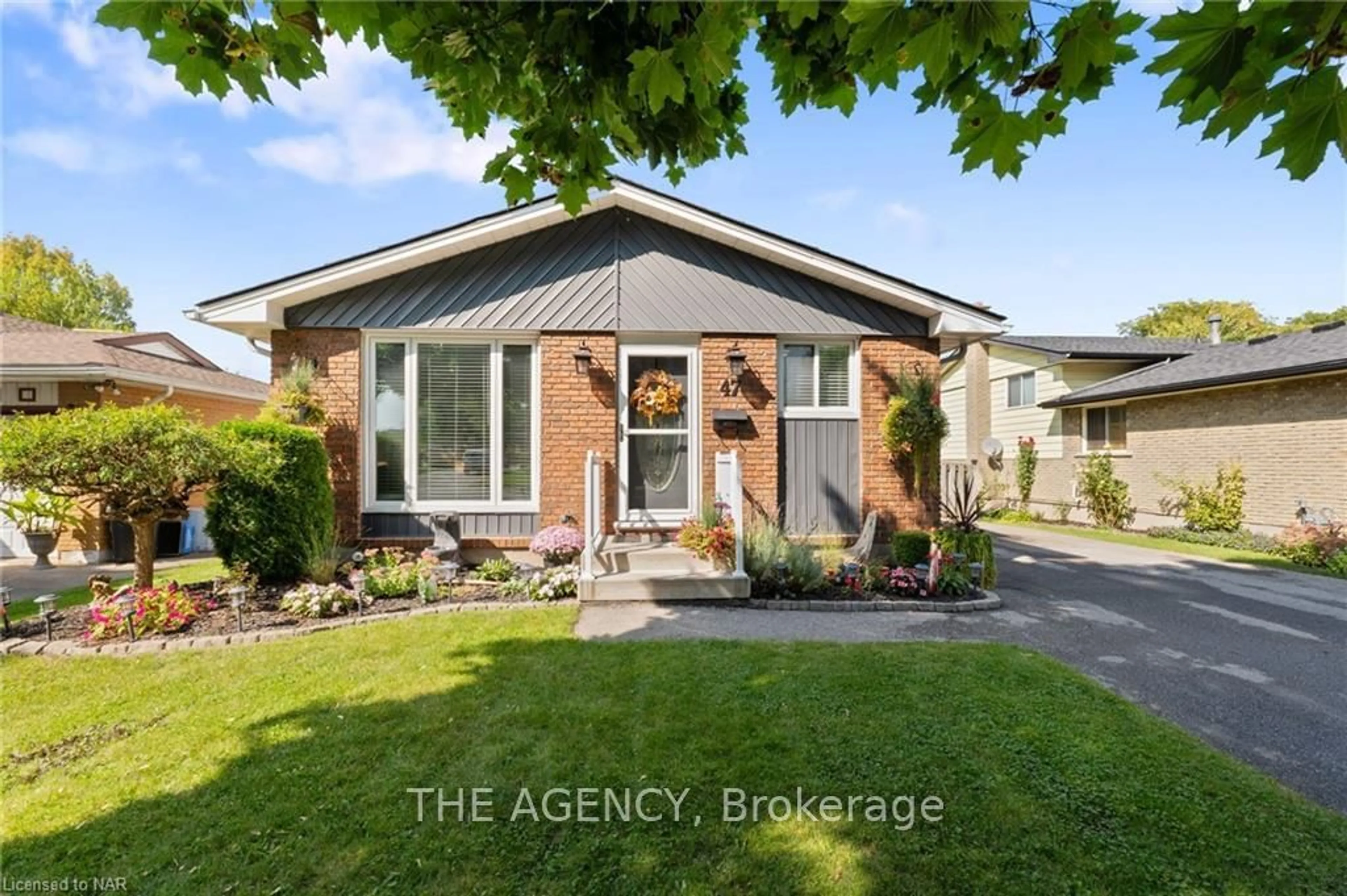 Frontside or backside of a home, cottage for 47 GREENMEADOW Crt, St. Catharines Ontario L2N 6Y7