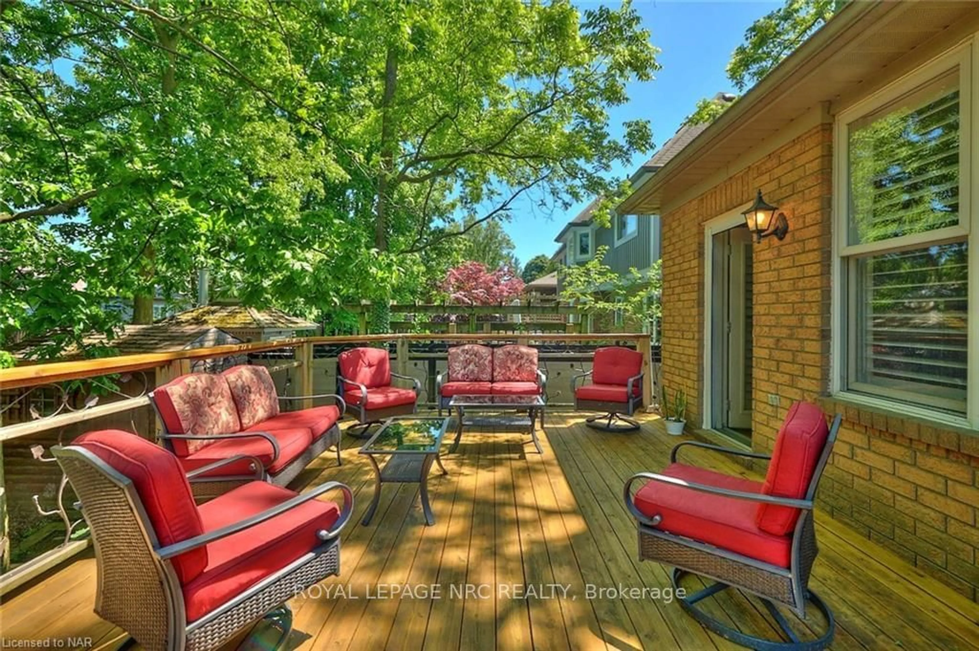 Patio, the fenced backyard for 7 SCOTTDALE Crt, Pelham Ontario L0S 1E3