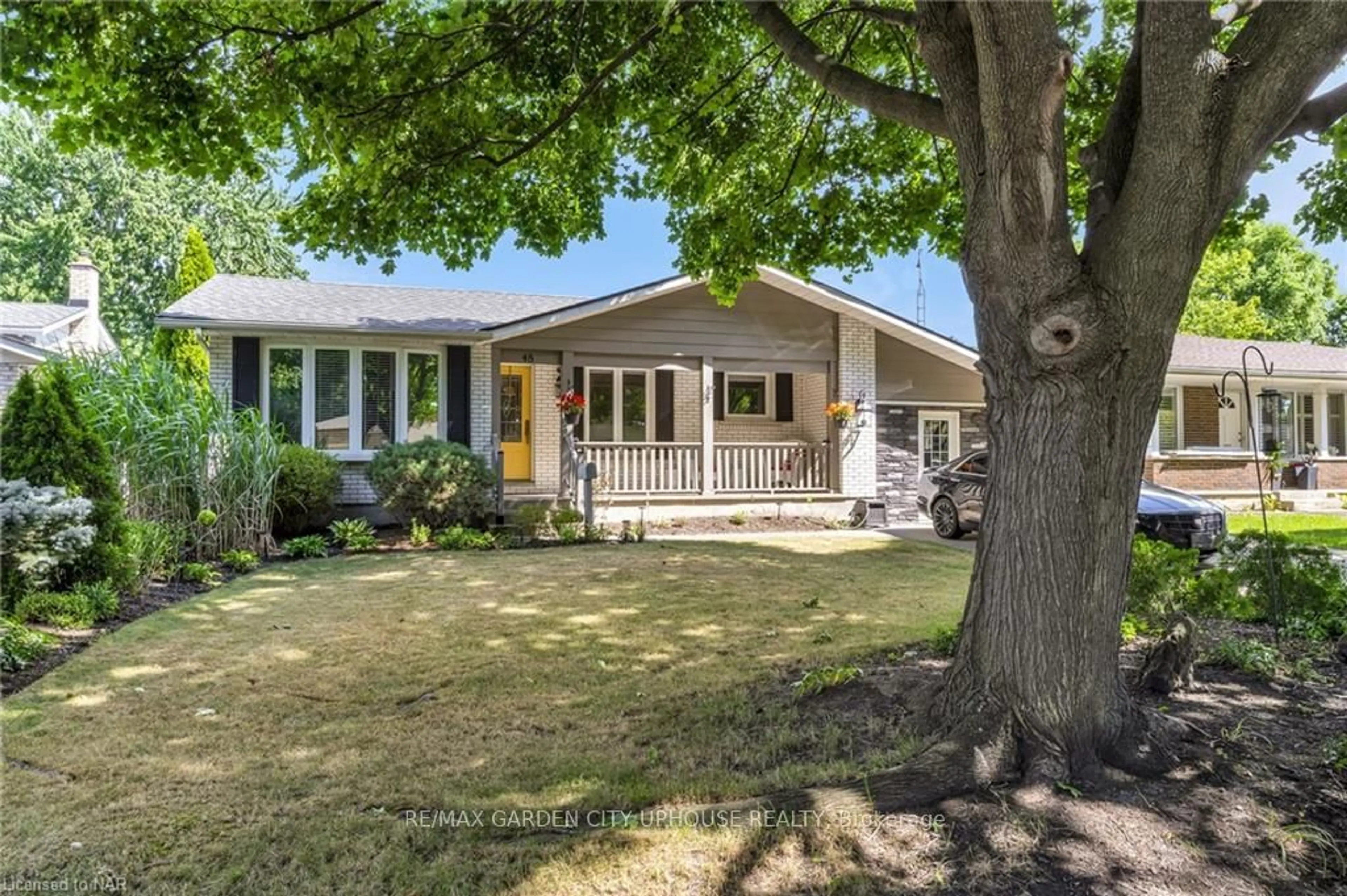 Frontside or backside of a home, cottage for 48 SHETLAND Cres, St. Catharines Ontario L2P 3P7