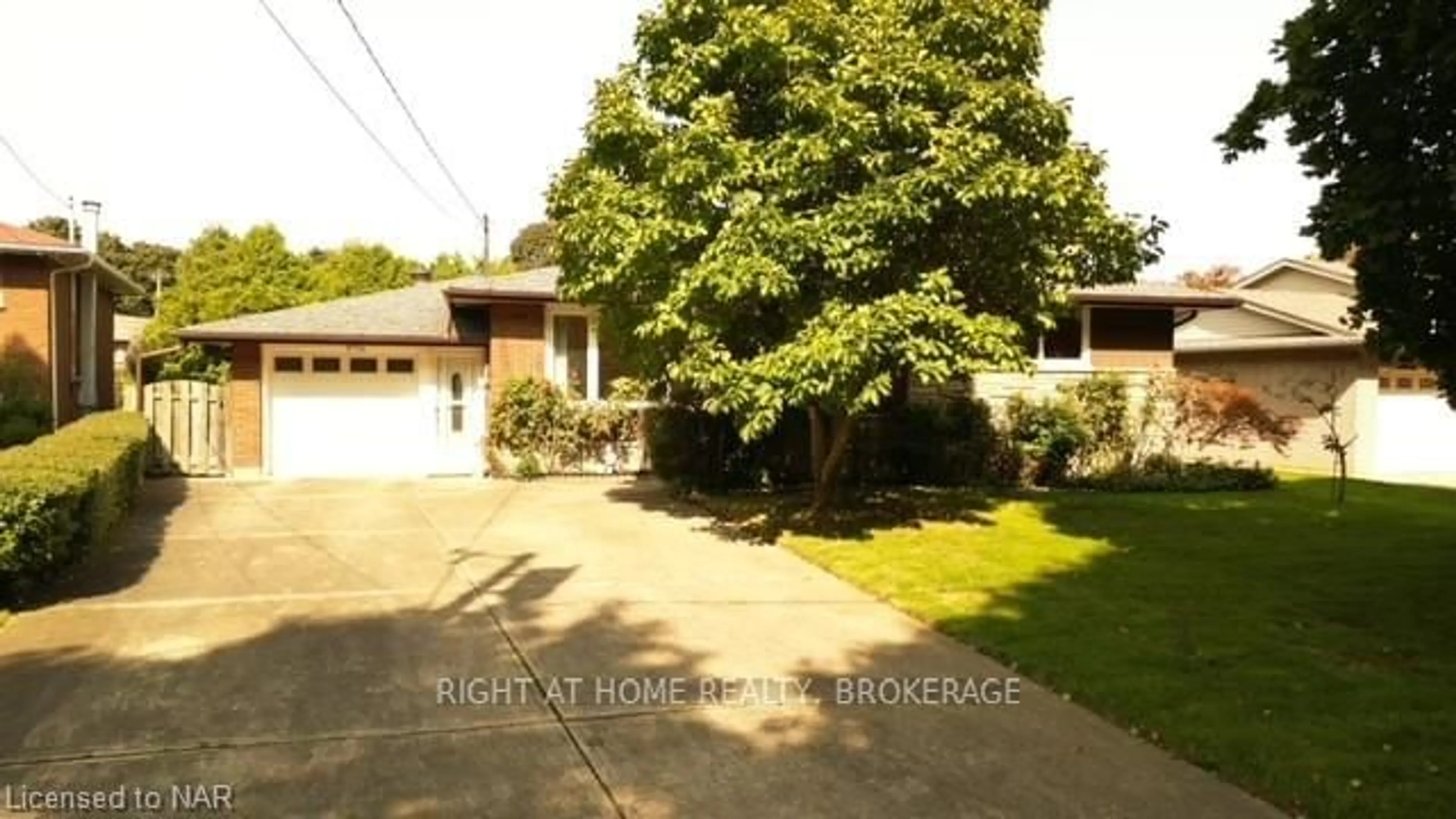 Frontside or backside of a home, the street view for 25 PRINCE EDWARD Dr, St. Catharines Ontario L2N 3G9